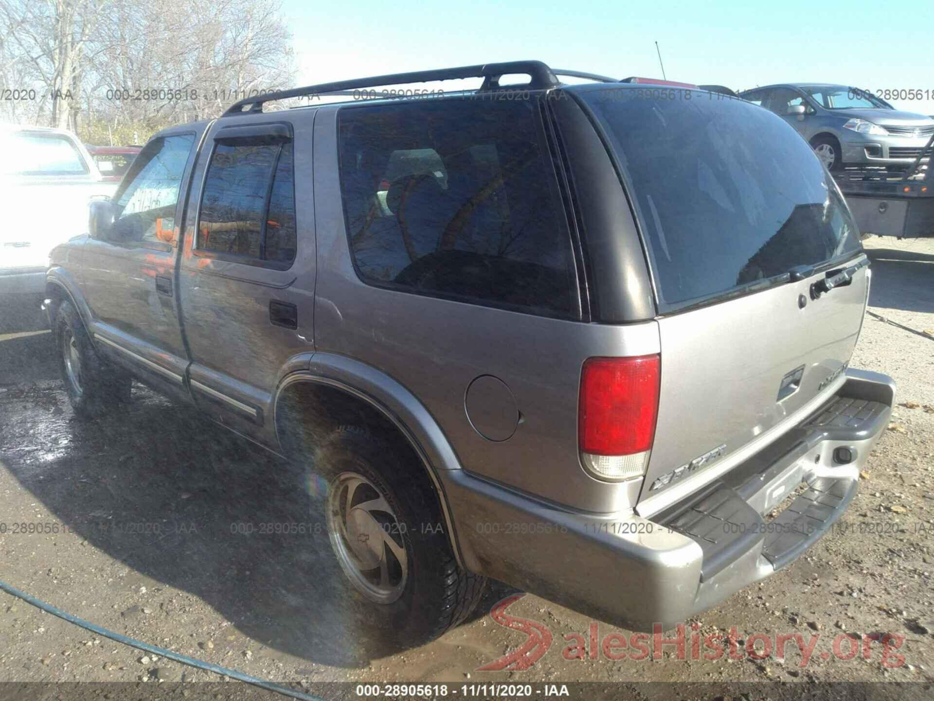 1GNDT13WX12212898 2001 CHEVROLET BLAZER