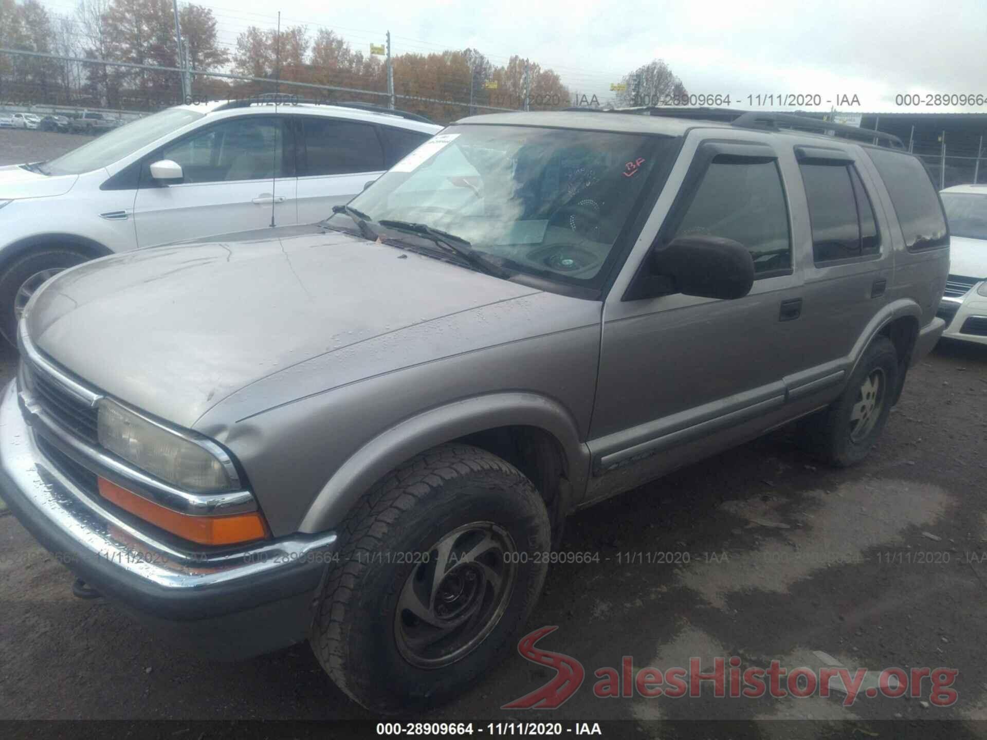 1GNDT13W0Y2152818 2000 CHEVROLET BLAZER