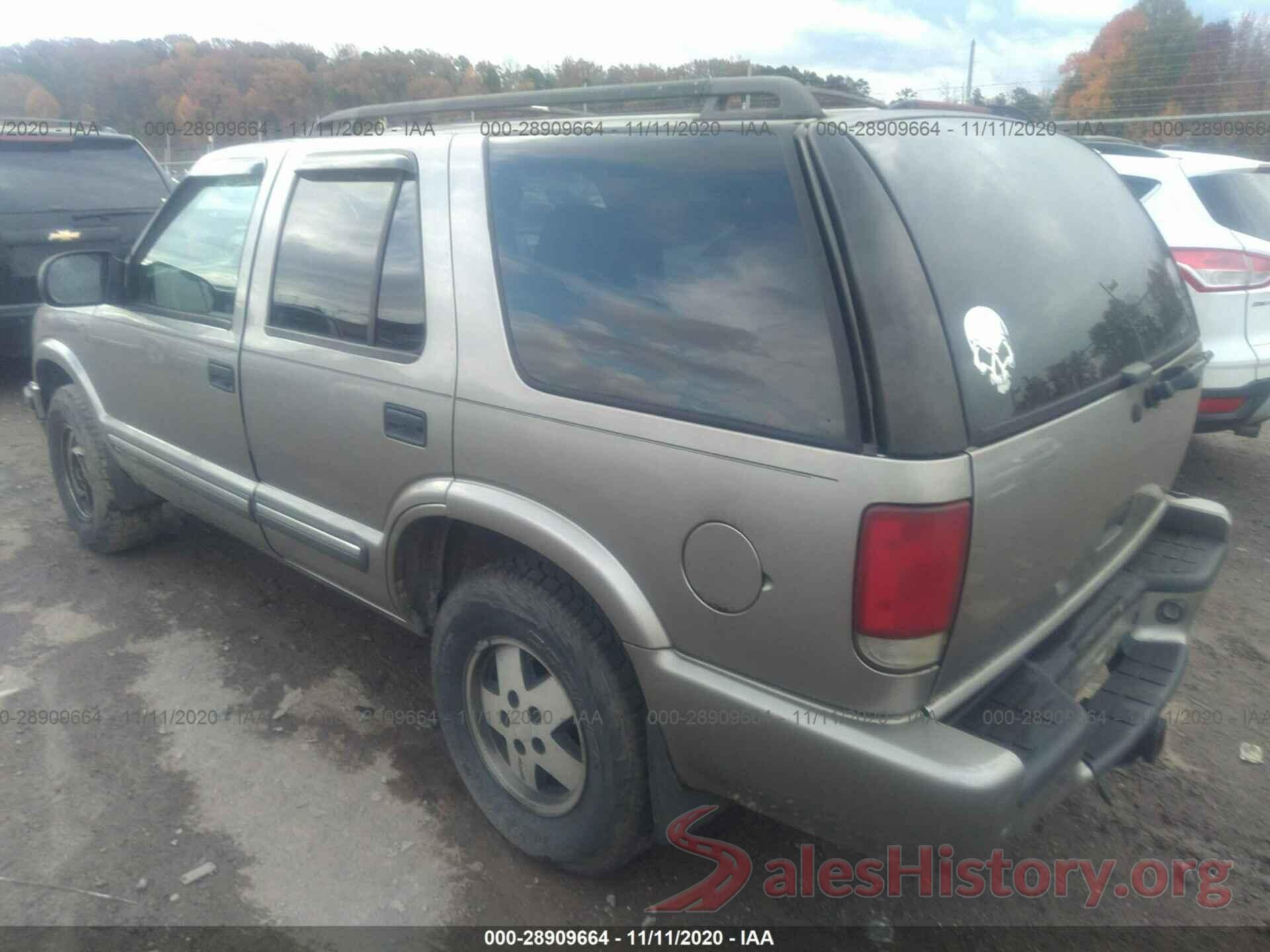 1GNDT13W0Y2152818 2000 CHEVROLET BLAZER