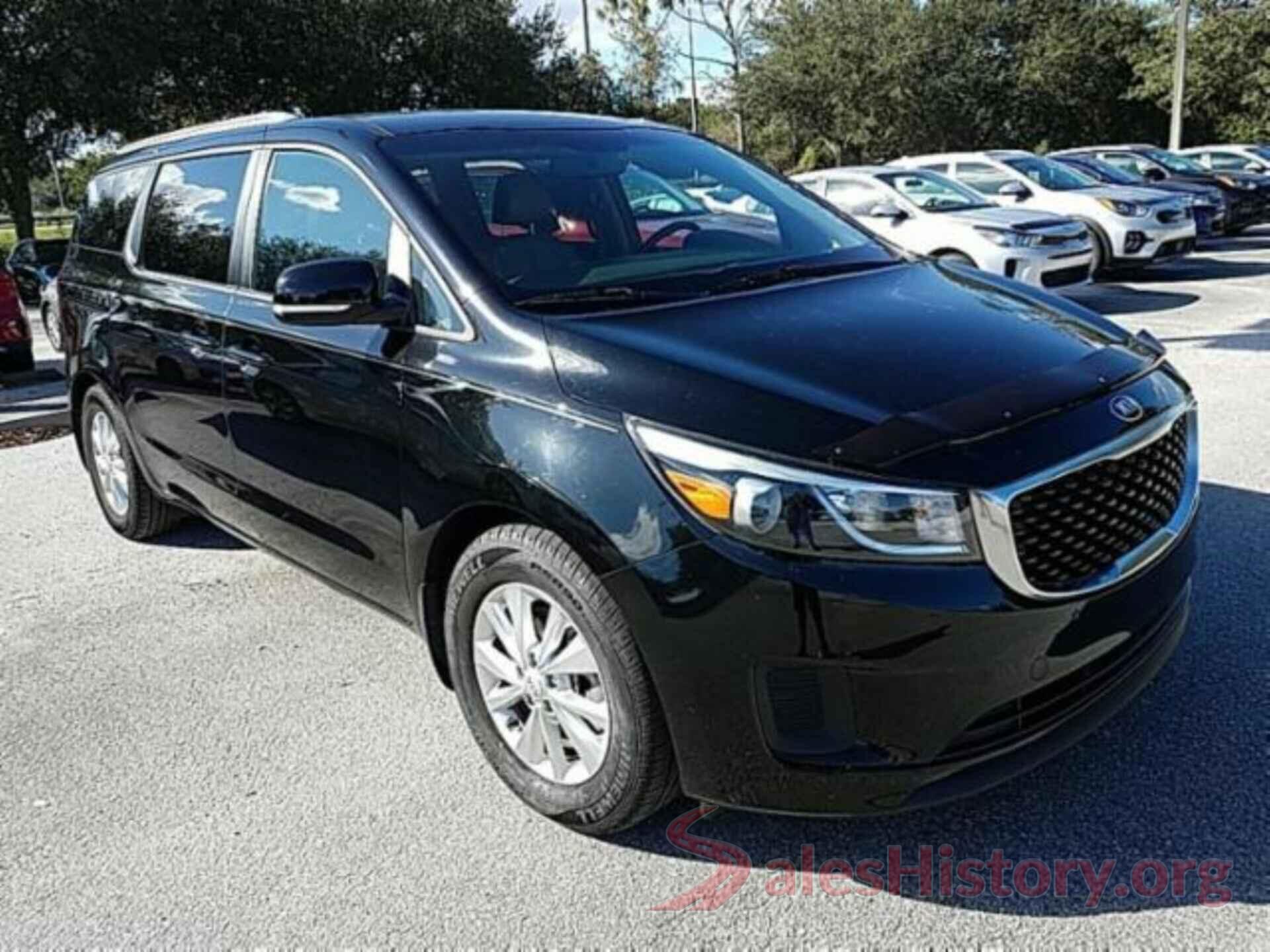 KNDMB5C14H6327927 2017 KIA SEDONA