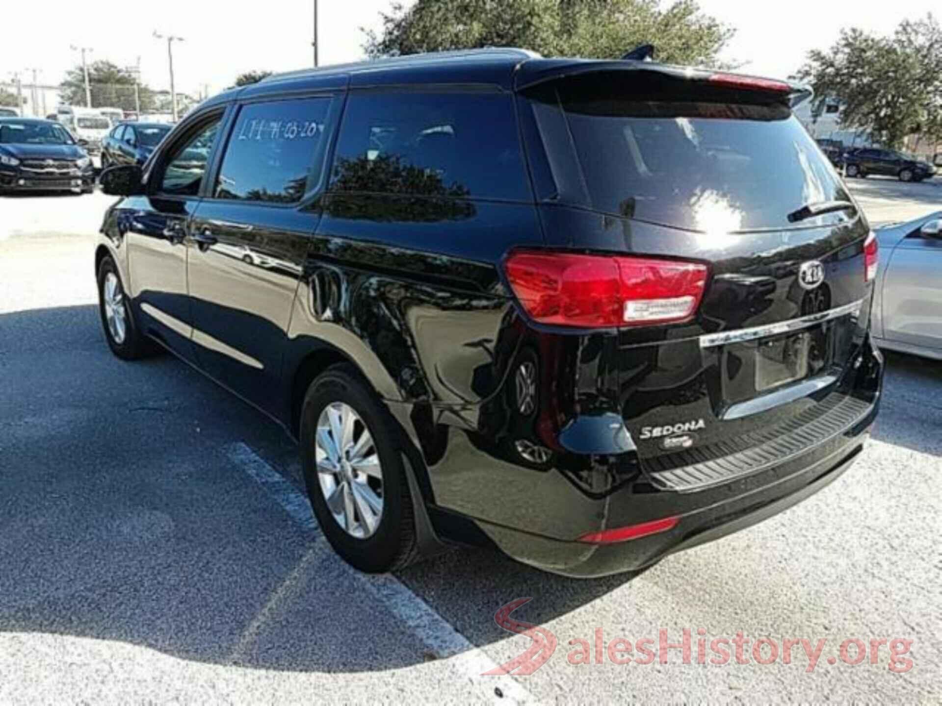 KNDMB5C14H6327927 2017 KIA SEDONA