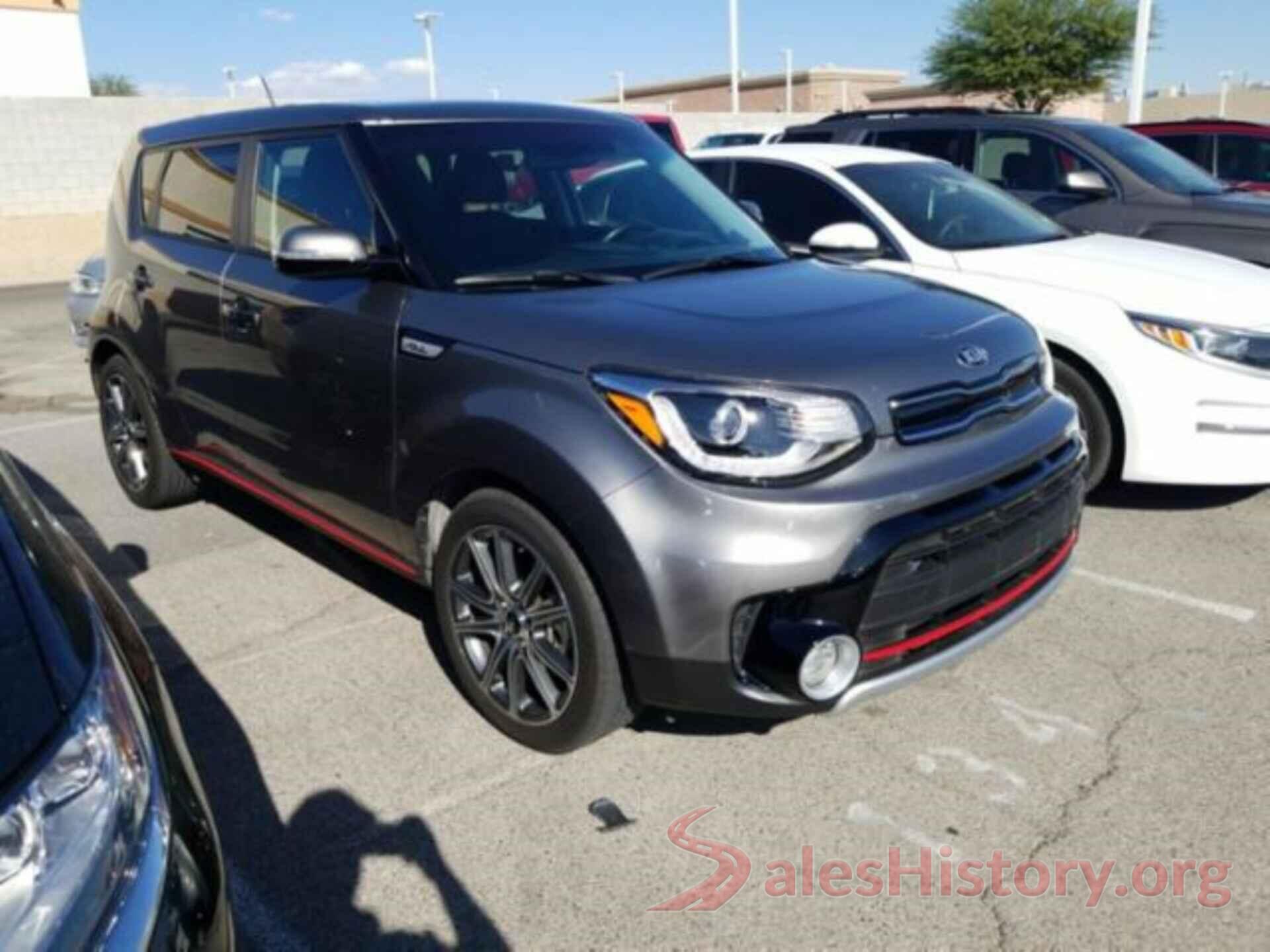 KNDJX3AA2J7532139 2018 KIA SOUL