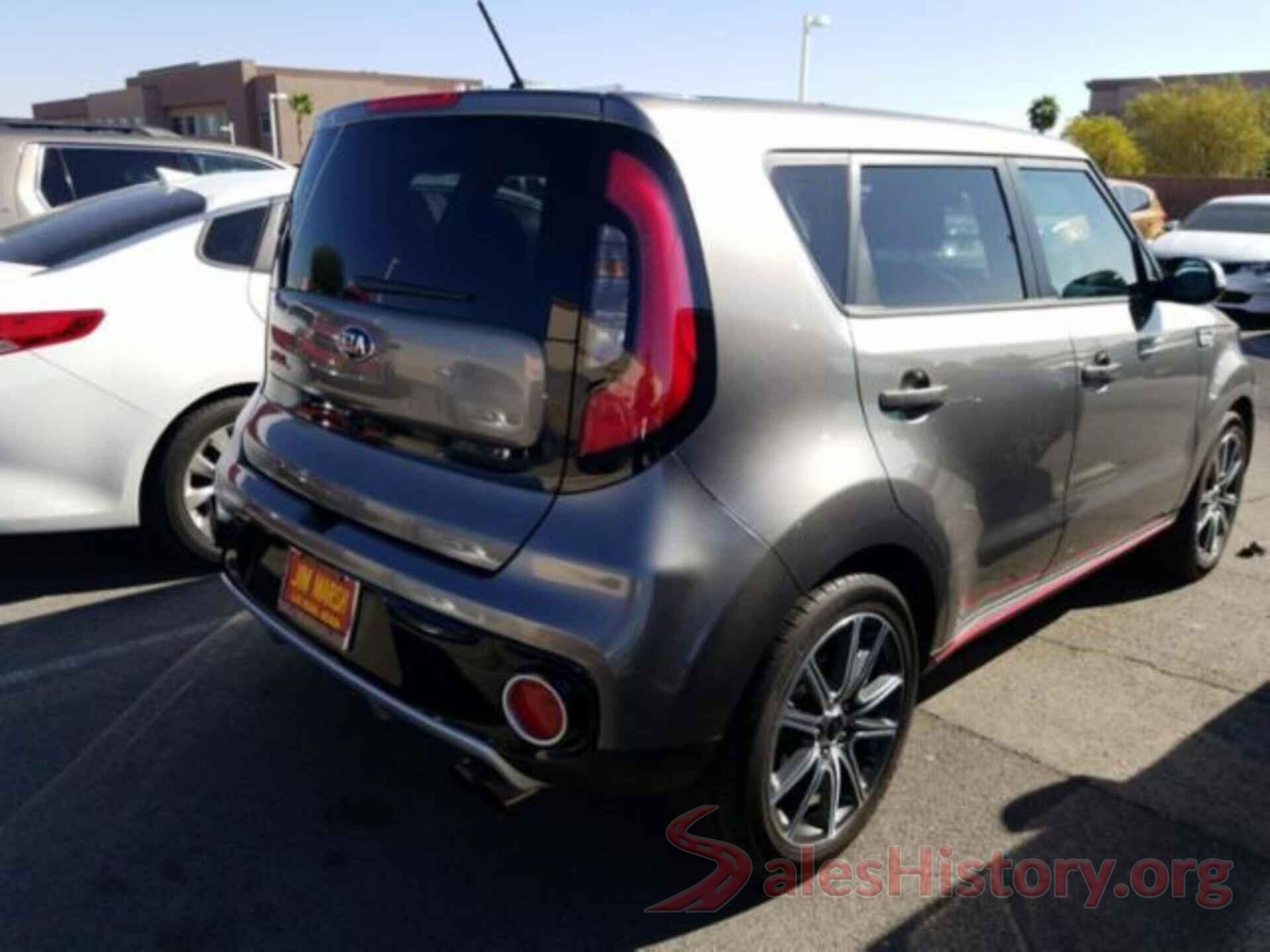 KNDJX3AA2J7532139 2018 KIA SOUL