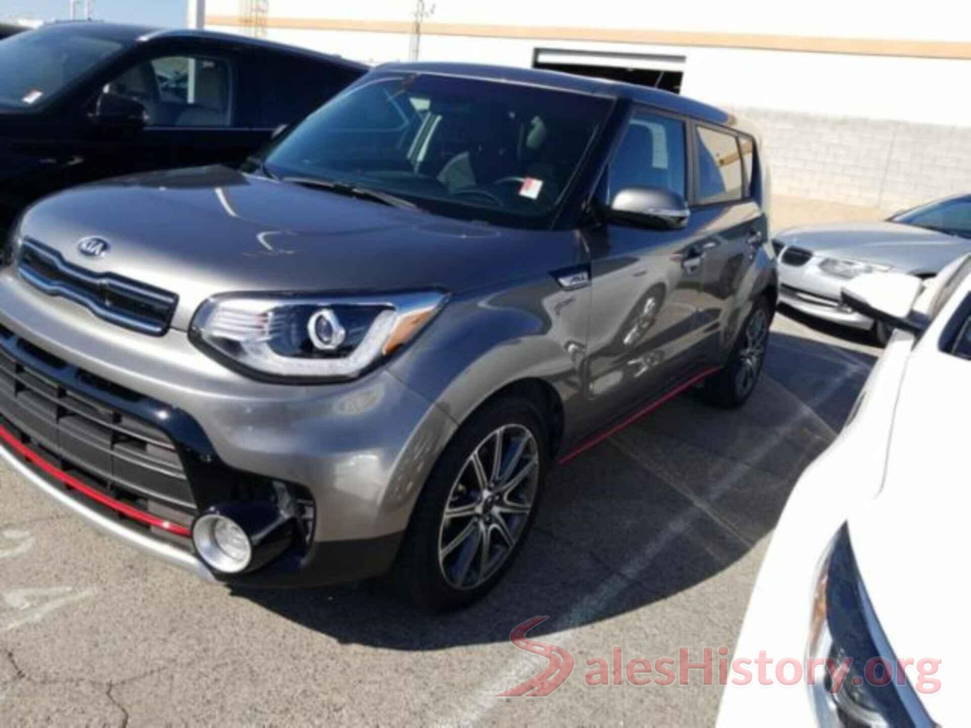 KNDJX3AA2J7532139 2018 KIA SOUL