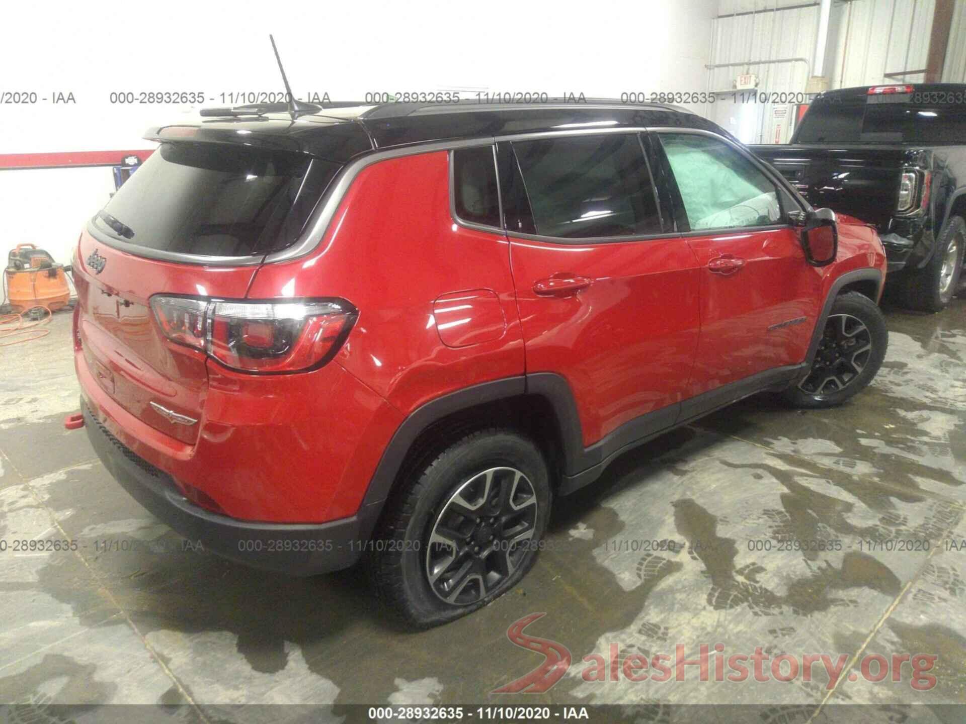 3C4NJDDB3JT499791 2018 JEEP COMPASS