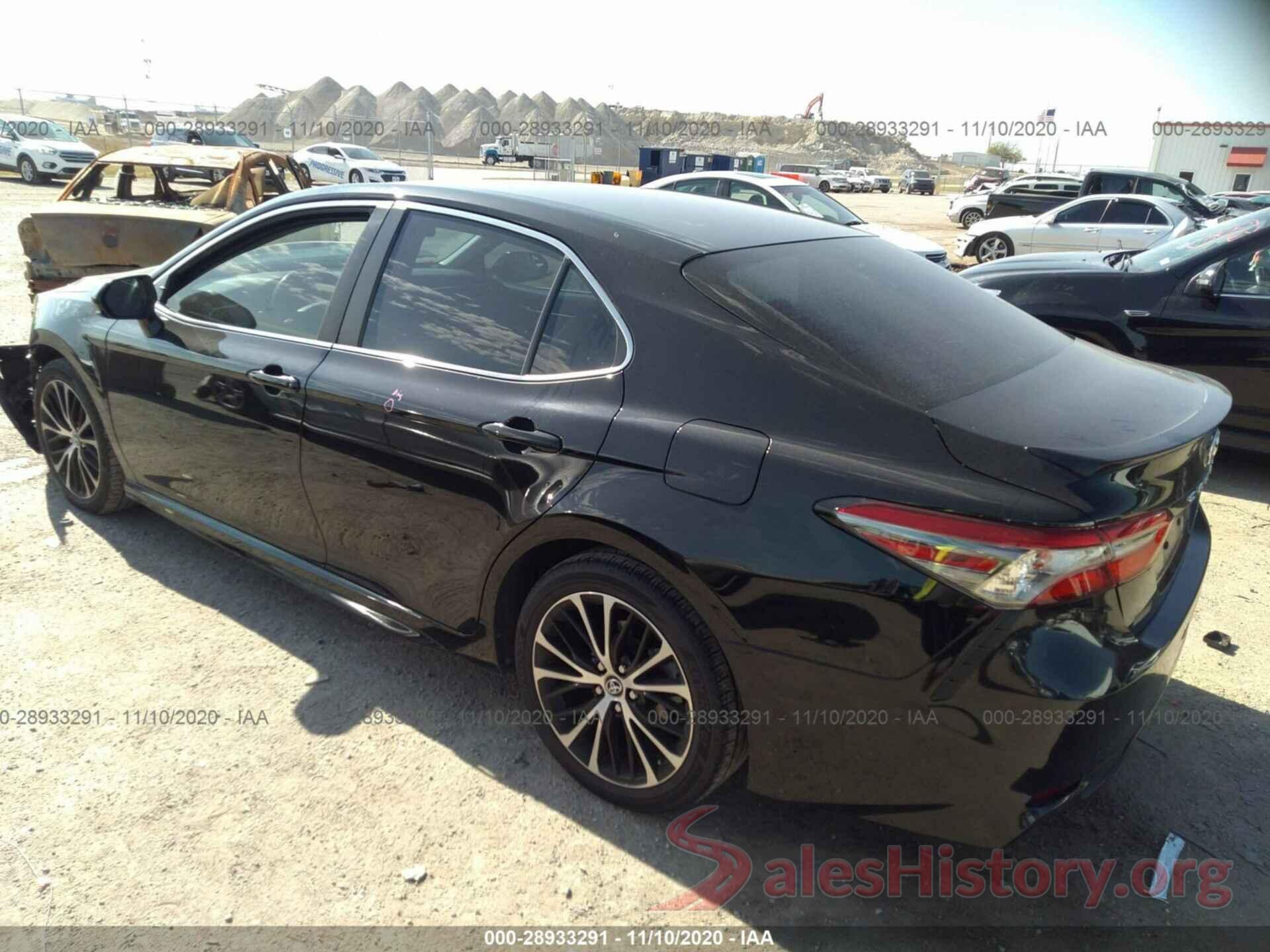 4T1B11HK2JU670768 2018 TOYOTA CAMRY