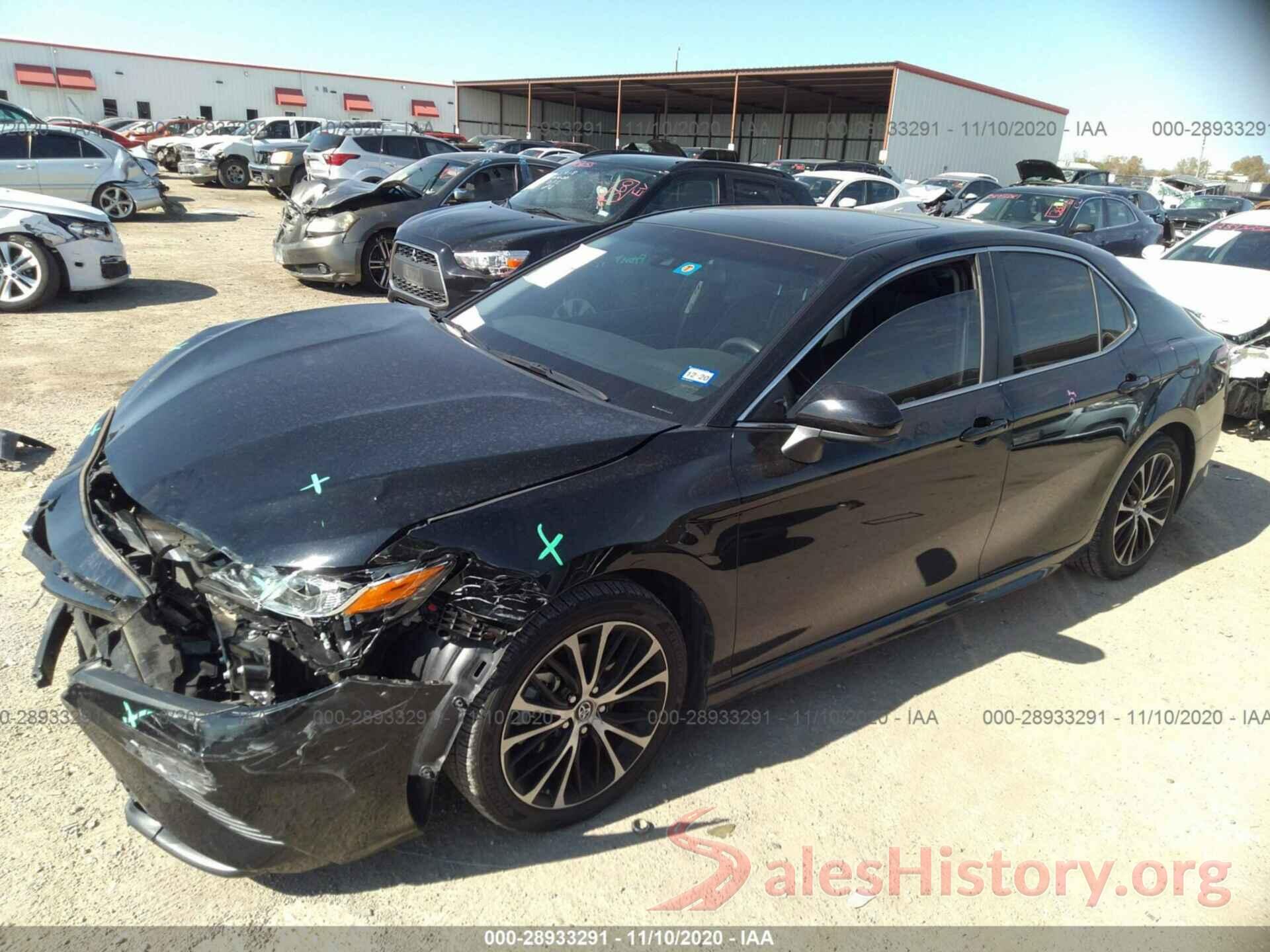 4T1B11HK2JU670768 2018 TOYOTA CAMRY