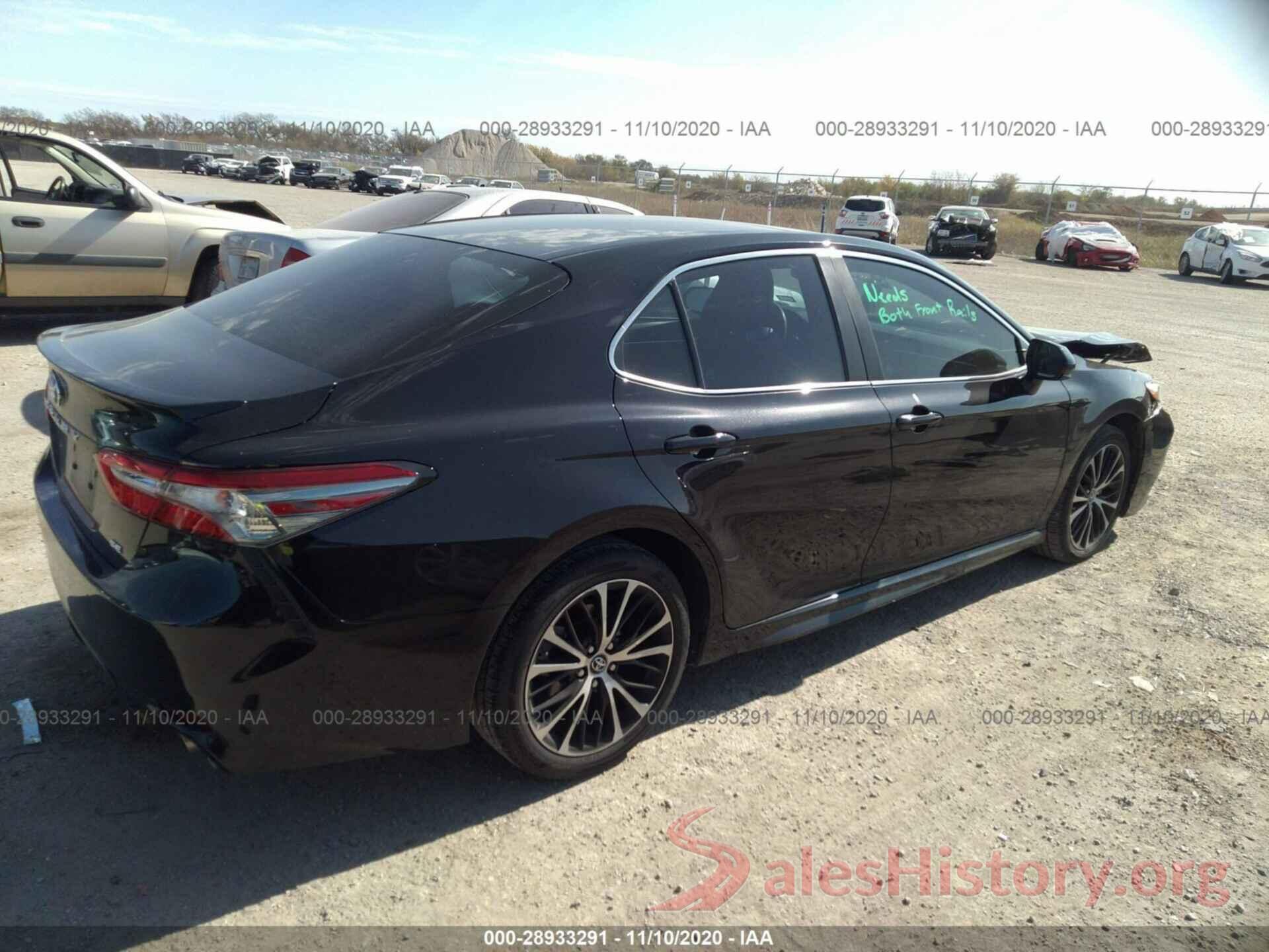 4T1B11HK2JU670768 2018 TOYOTA CAMRY