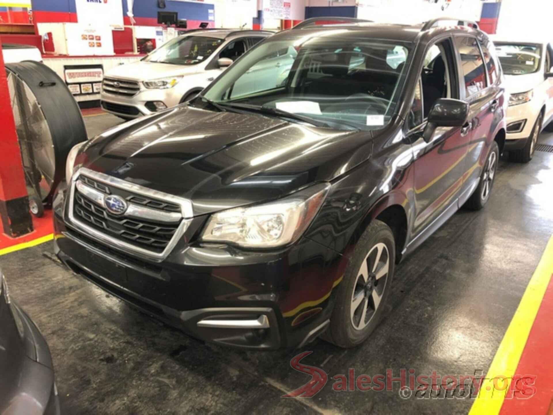 JF2SJAEC3JH514136 2018 SUBARU FORESTER