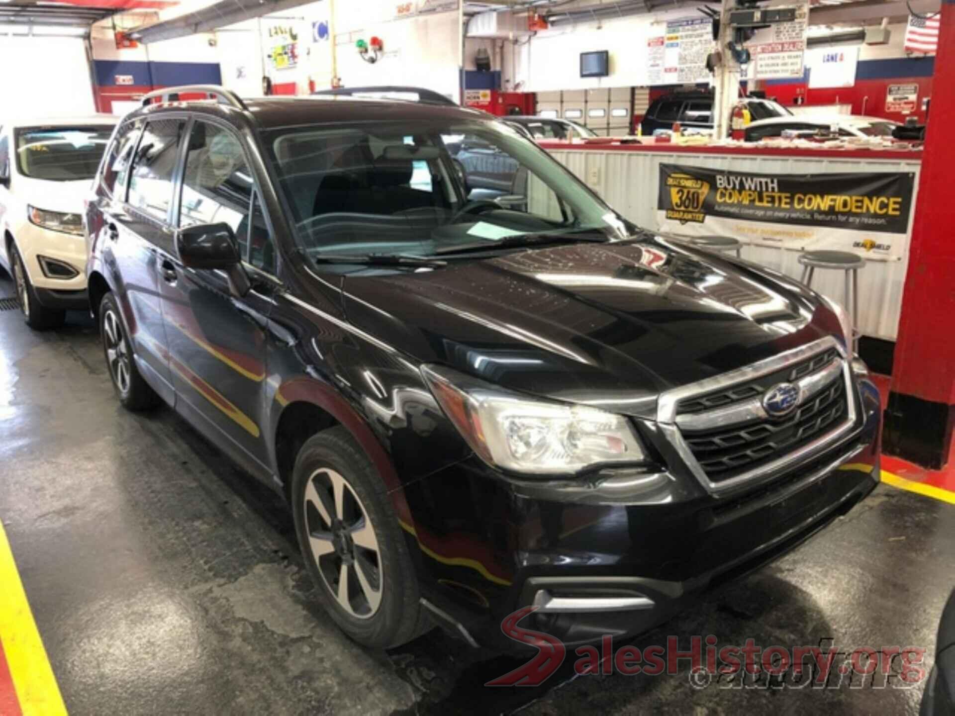 JF2SJAEC3JH514136 2018 SUBARU FORESTER