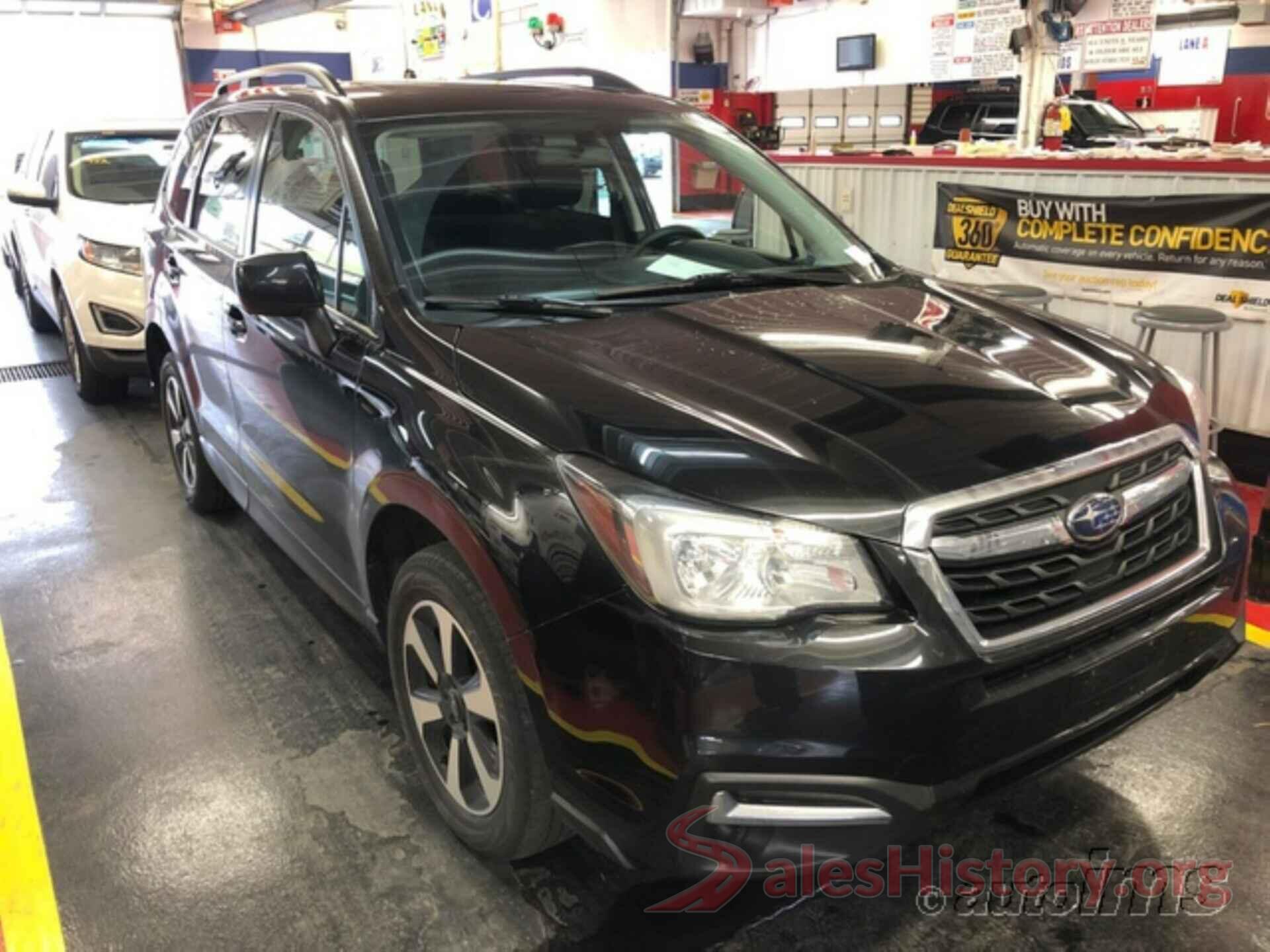 JF2SJAEC3JH514136 2018 SUBARU FORESTER