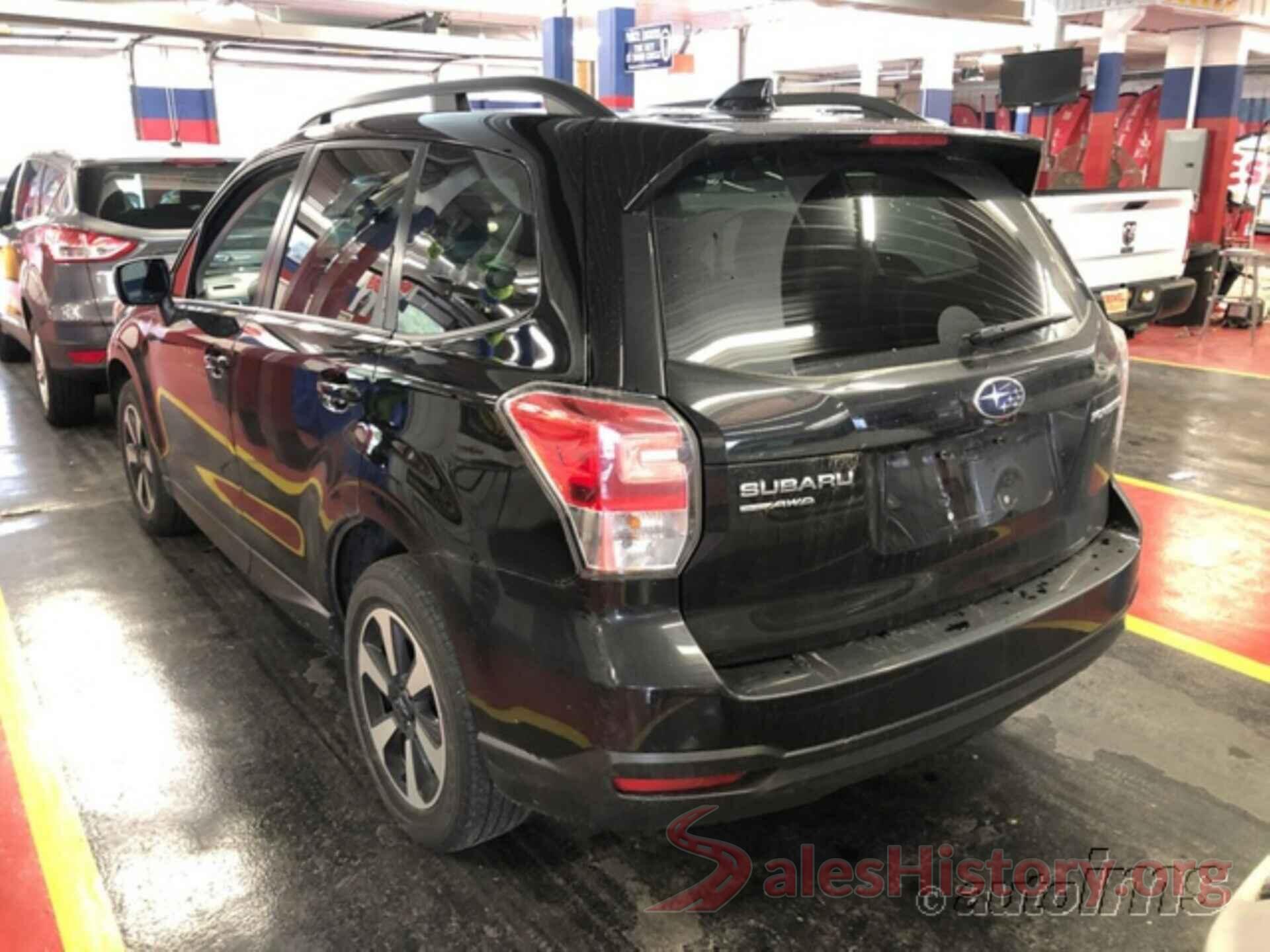 JF2SJAEC3JH514136 2018 SUBARU FORESTER