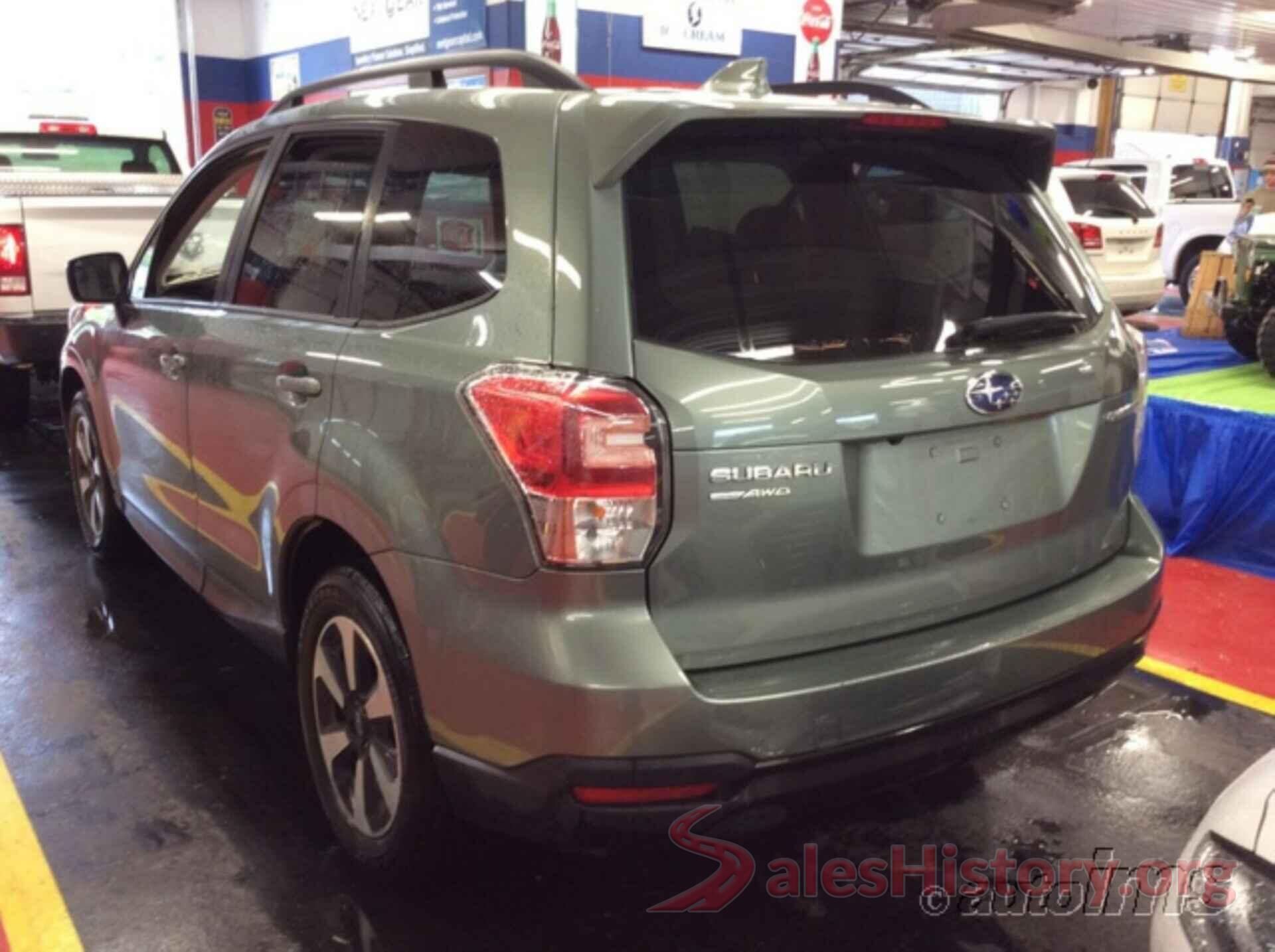 JF2SJAEC5JH514445 2018 SUBARU FORESTER