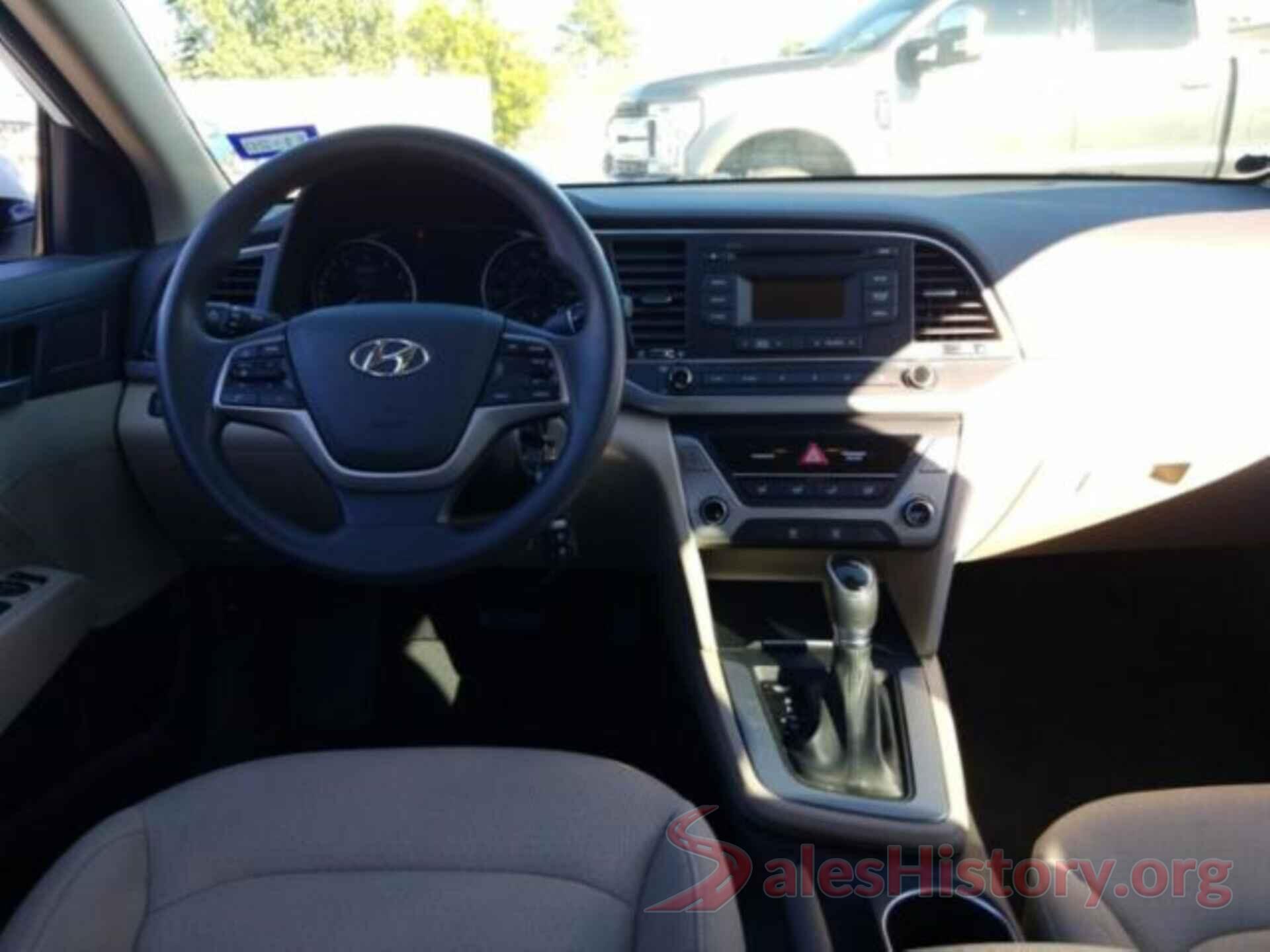 5NPD74LF8JH263054 2018 HYUNDAI ELANTRA