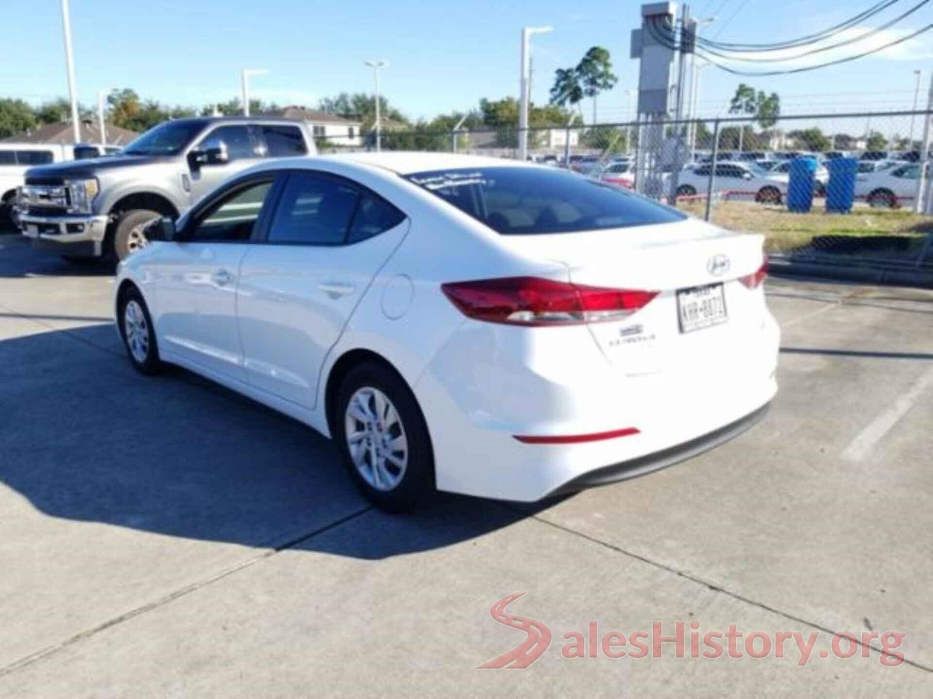 5NPD74LF8JH263054 2018 HYUNDAI ELANTRA