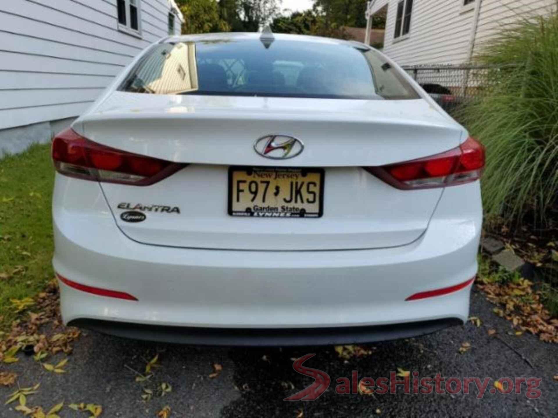 5NPD84LF9JH233221 2018 HYUNDAI ELANTRA