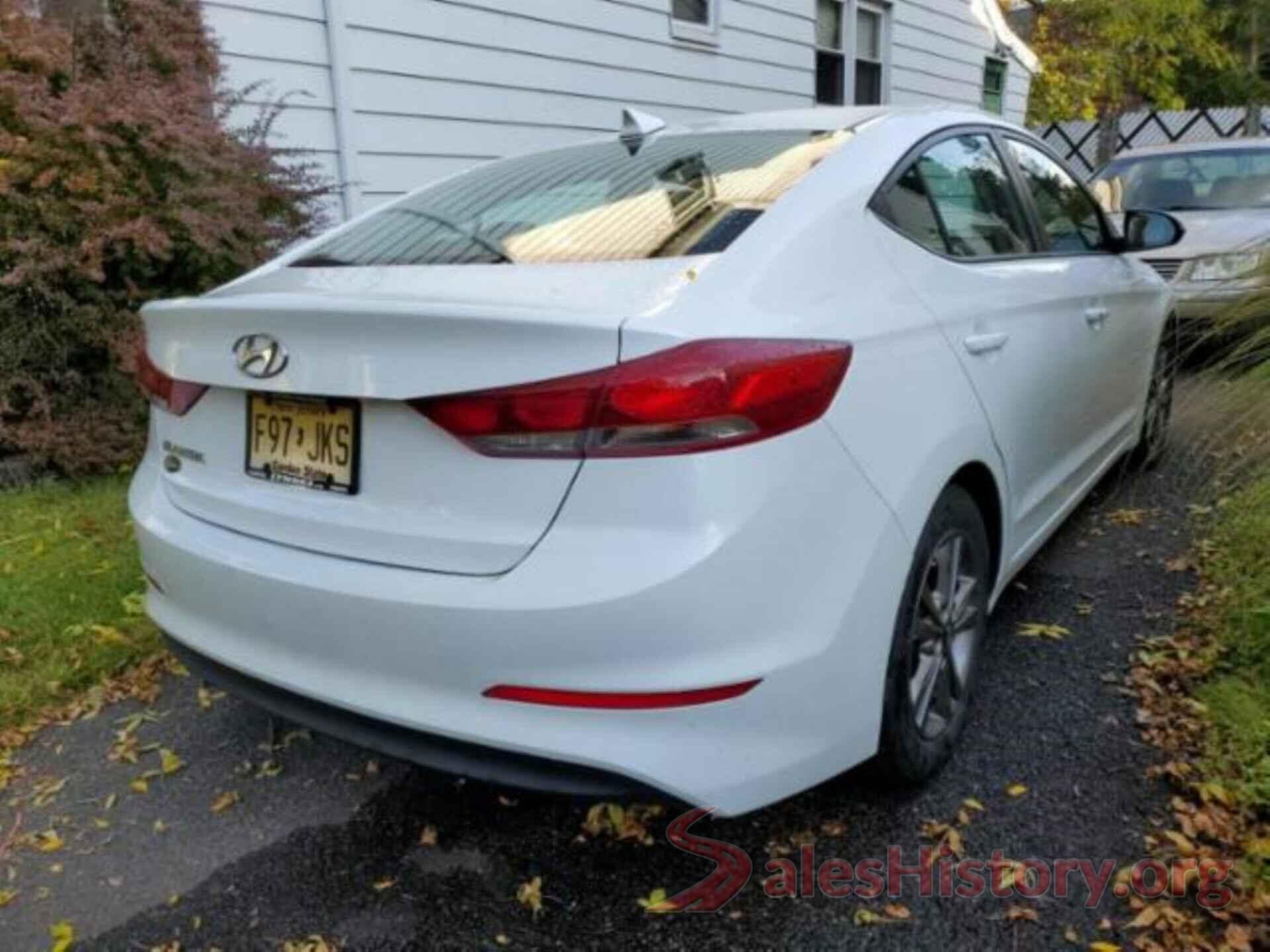 5NPD84LF9JH233221 2018 HYUNDAI ELANTRA