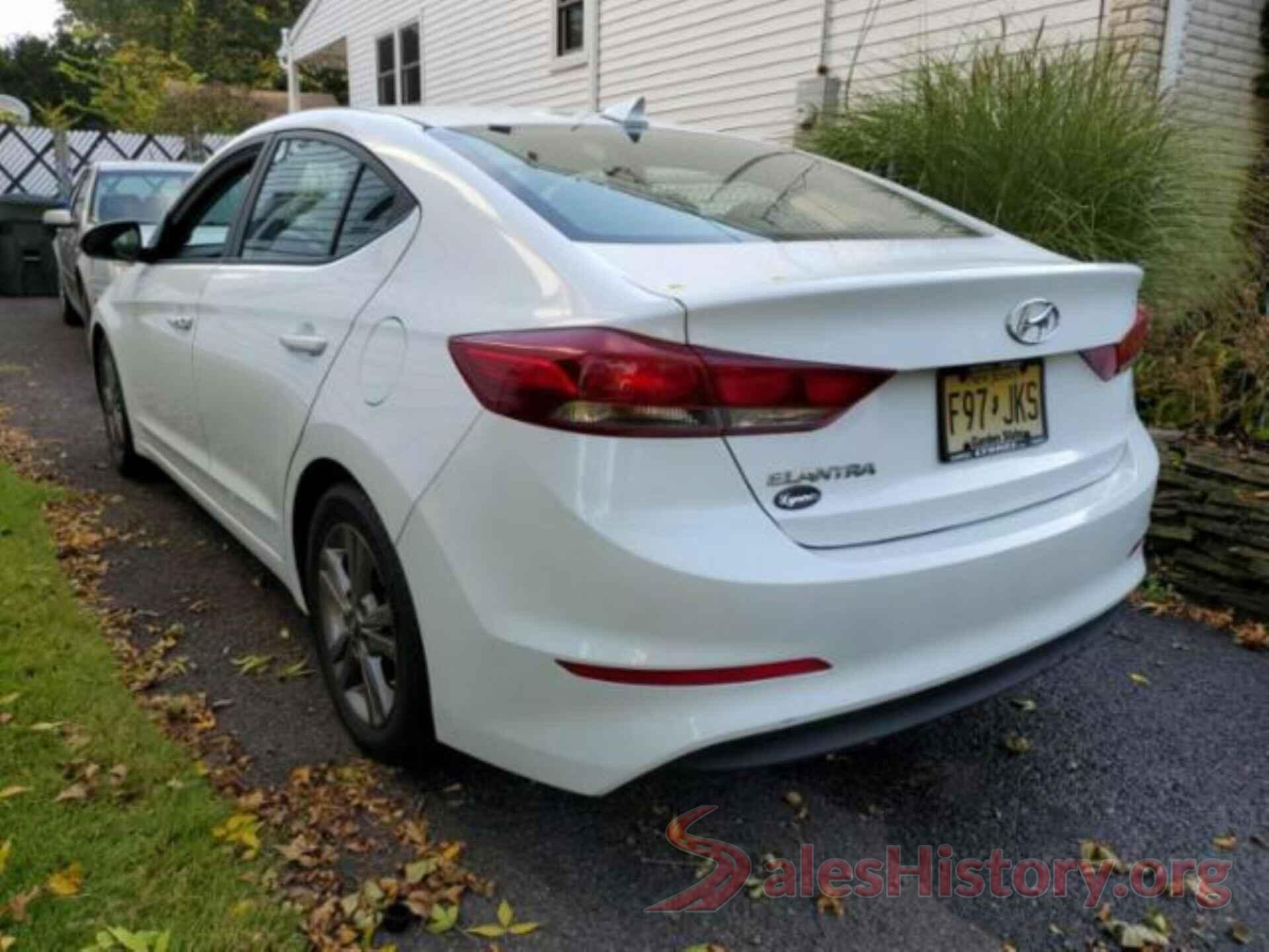 5NPD84LF9JH233221 2018 HYUNDAI ELANTRA