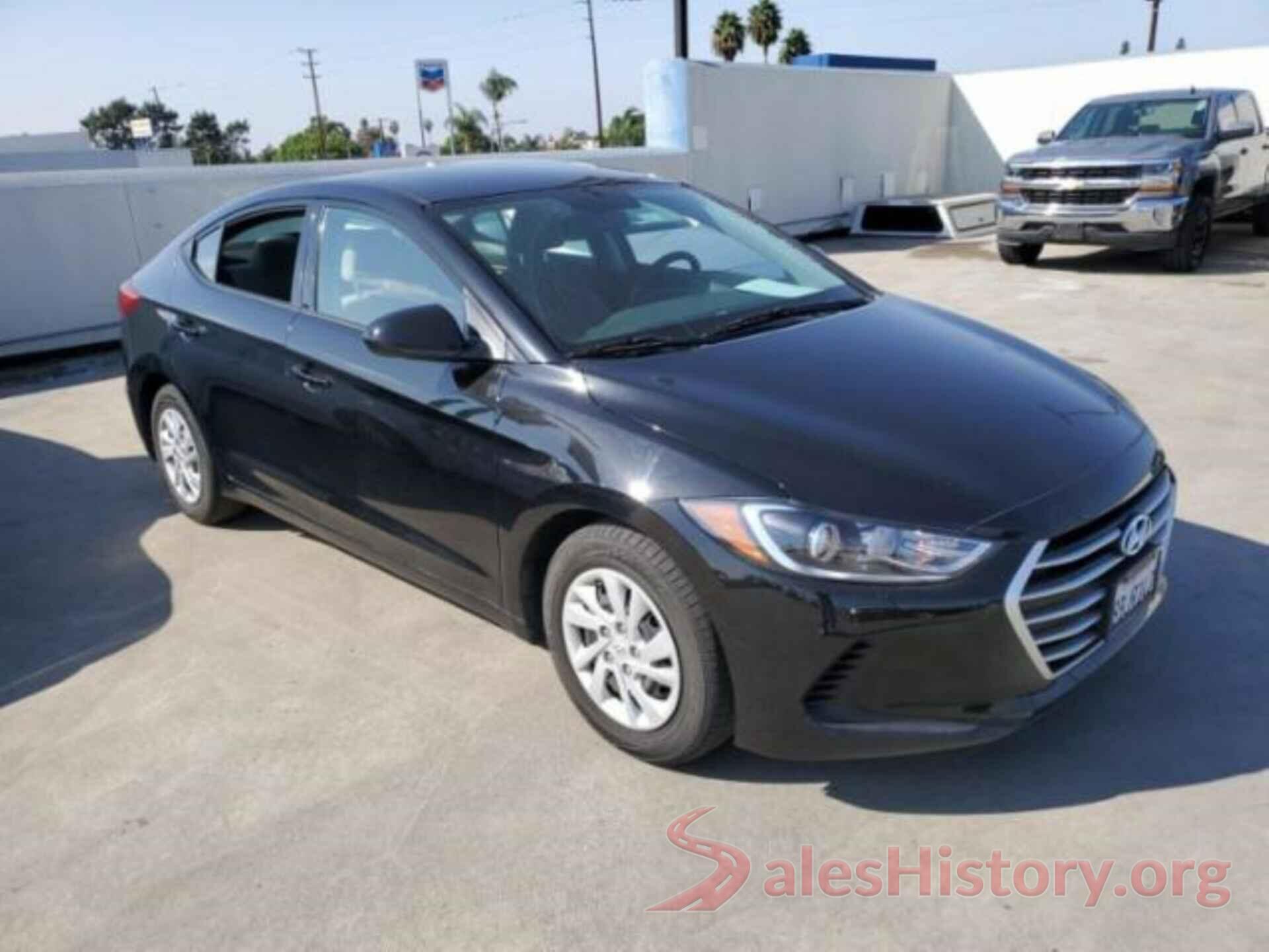 5NPD74LF3JH273393 2018 HYUNDAI ELANTRA