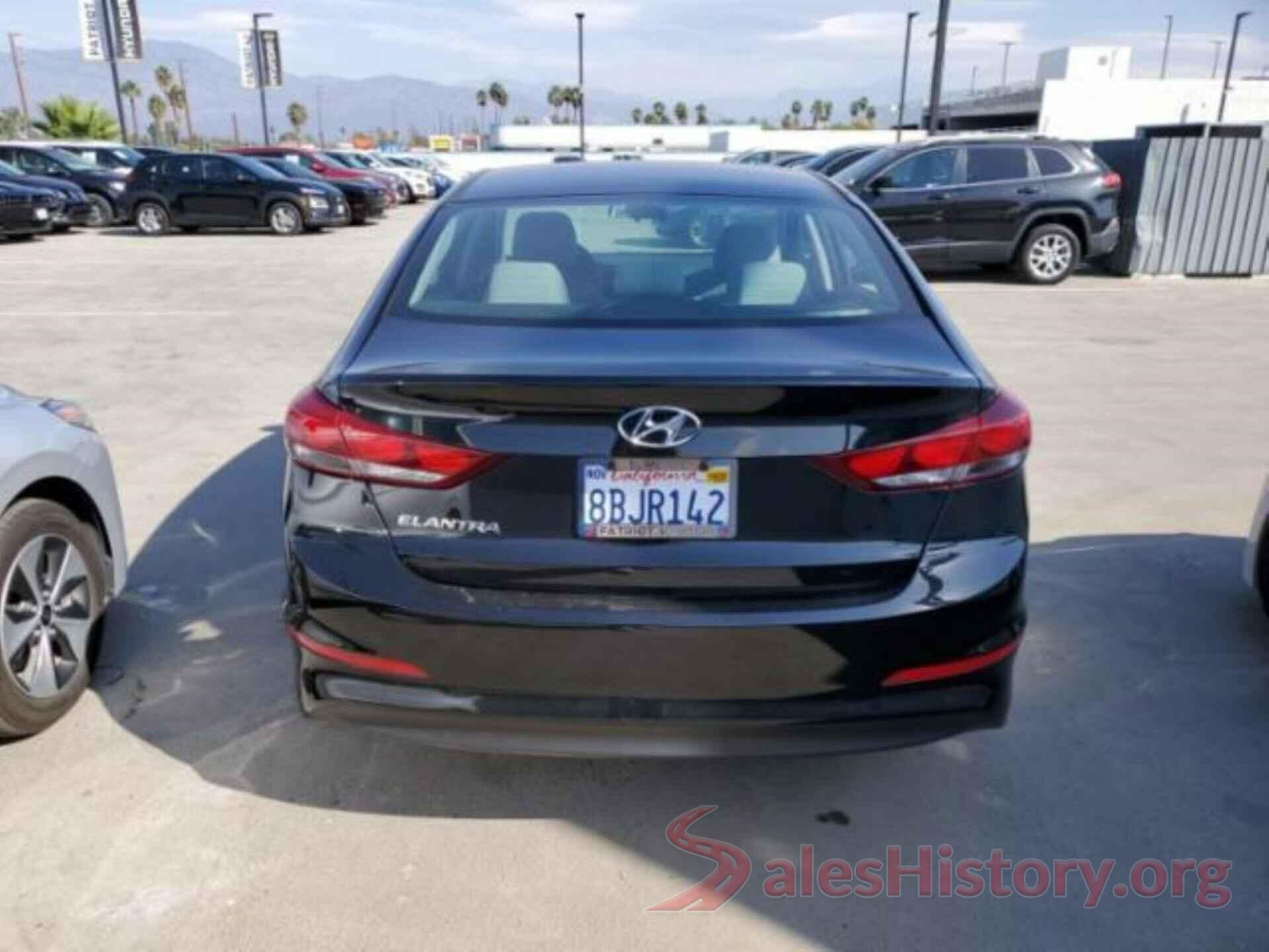 5NPD74LF3JH273393 2018 HYUNDAI ELANTRA