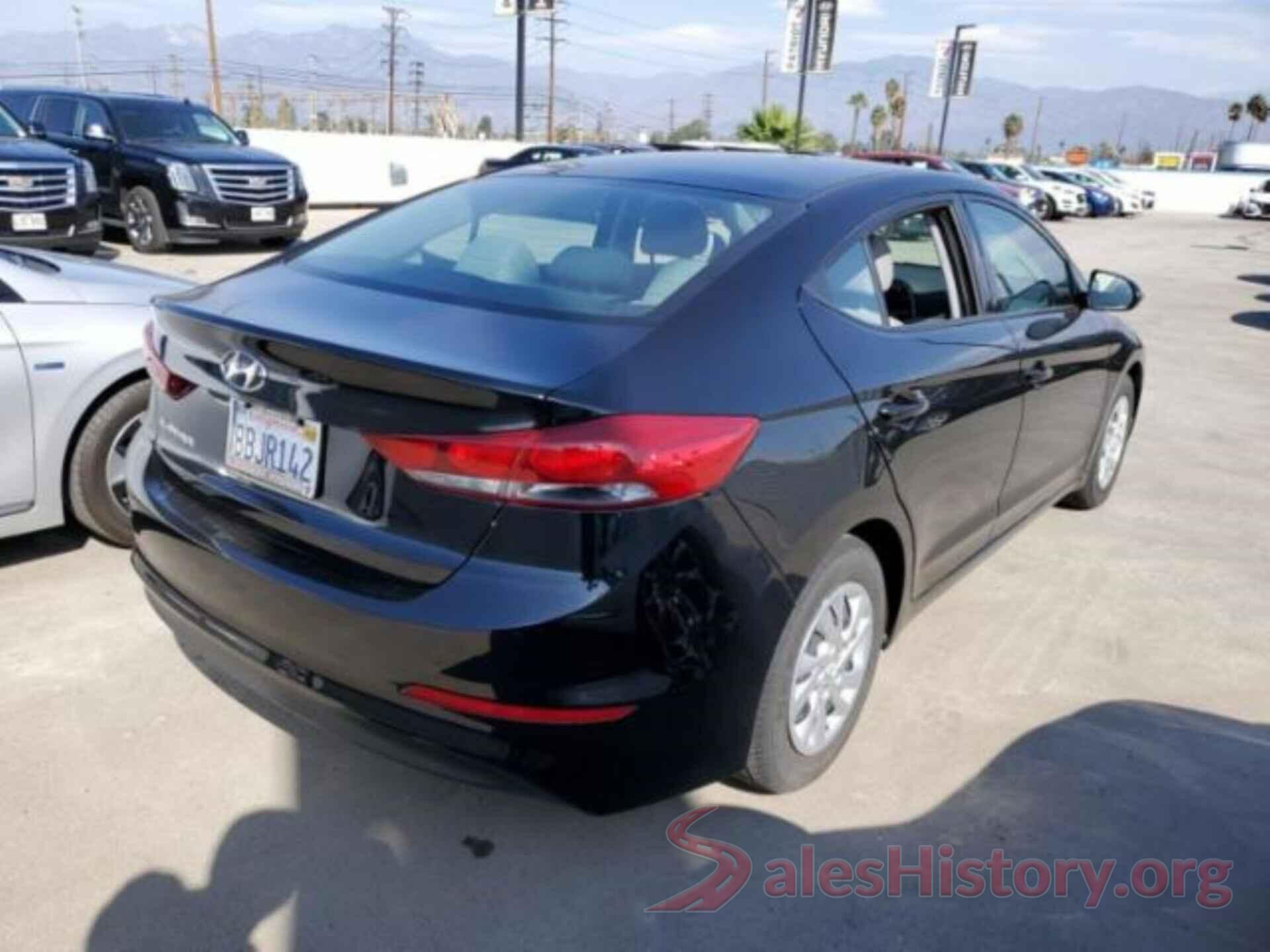 5NPD74LF3JH273393 2018 HYUNDAI ELANTRA