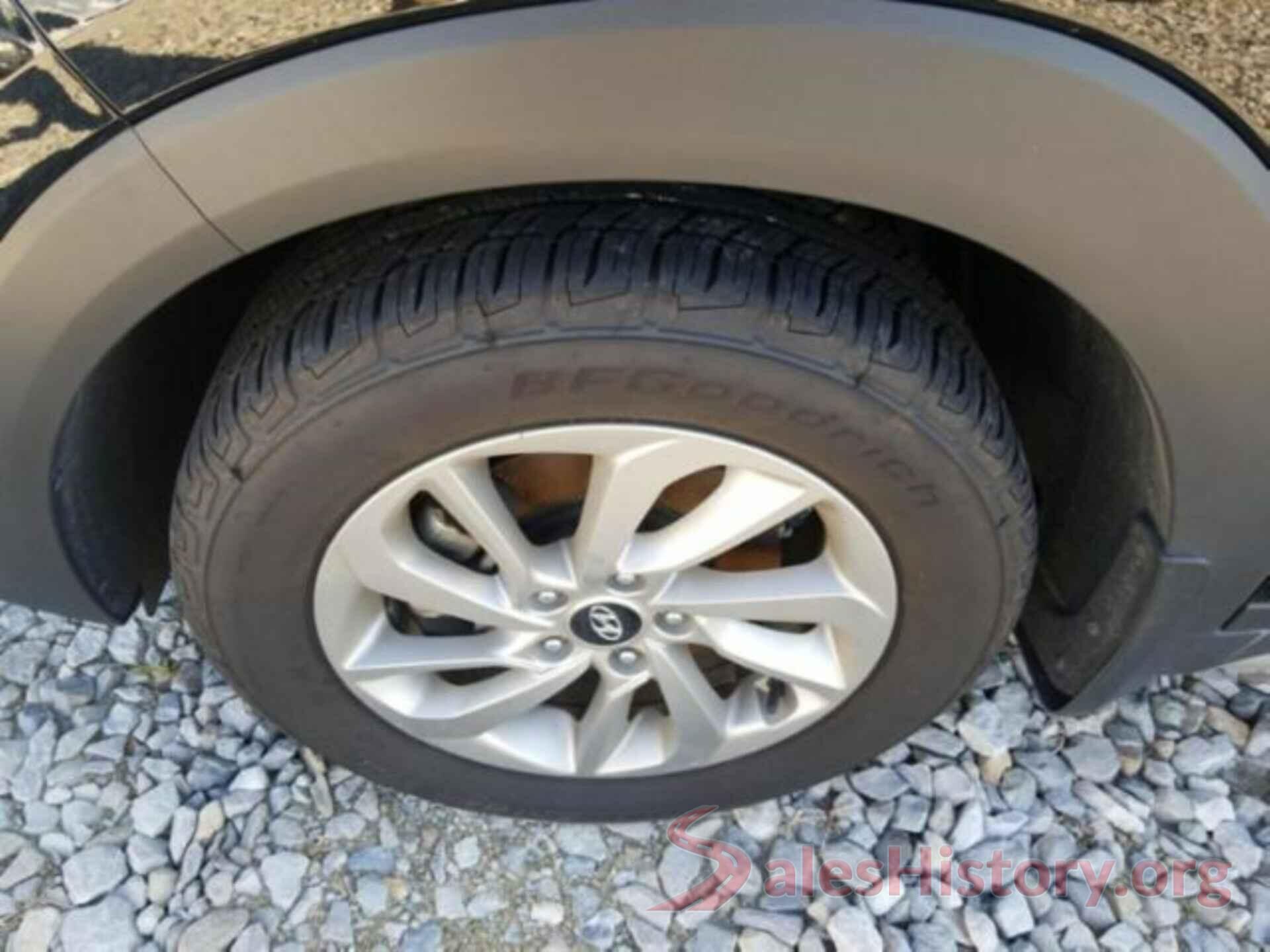 KM8J3CA41HU589560 2017 HYUNDAI TUCSON