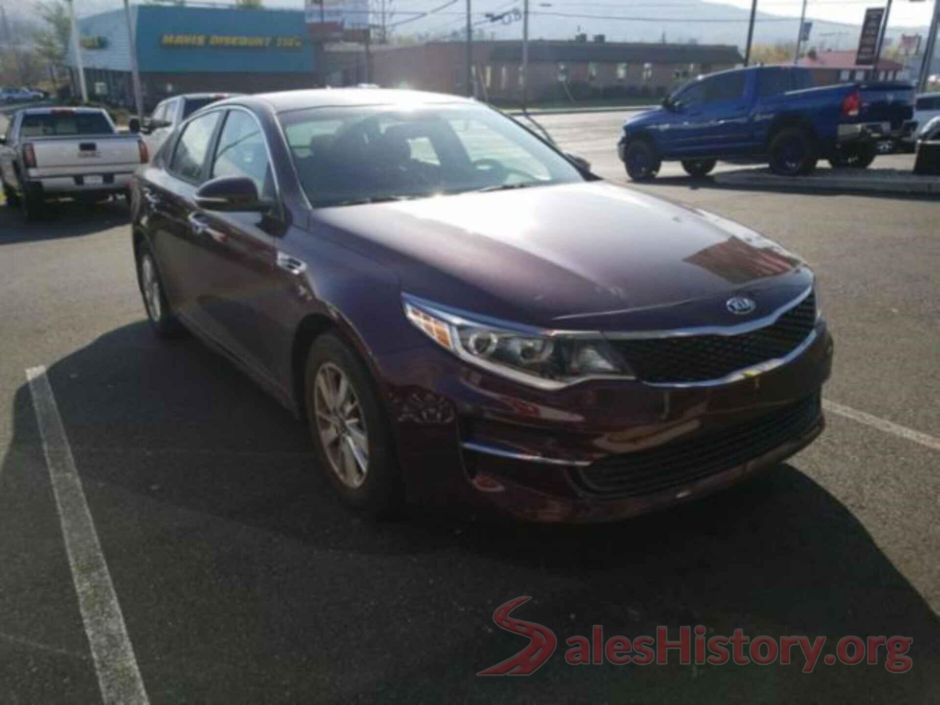 5XXGT4L3XJG195690 2018 KIA OPTIMA