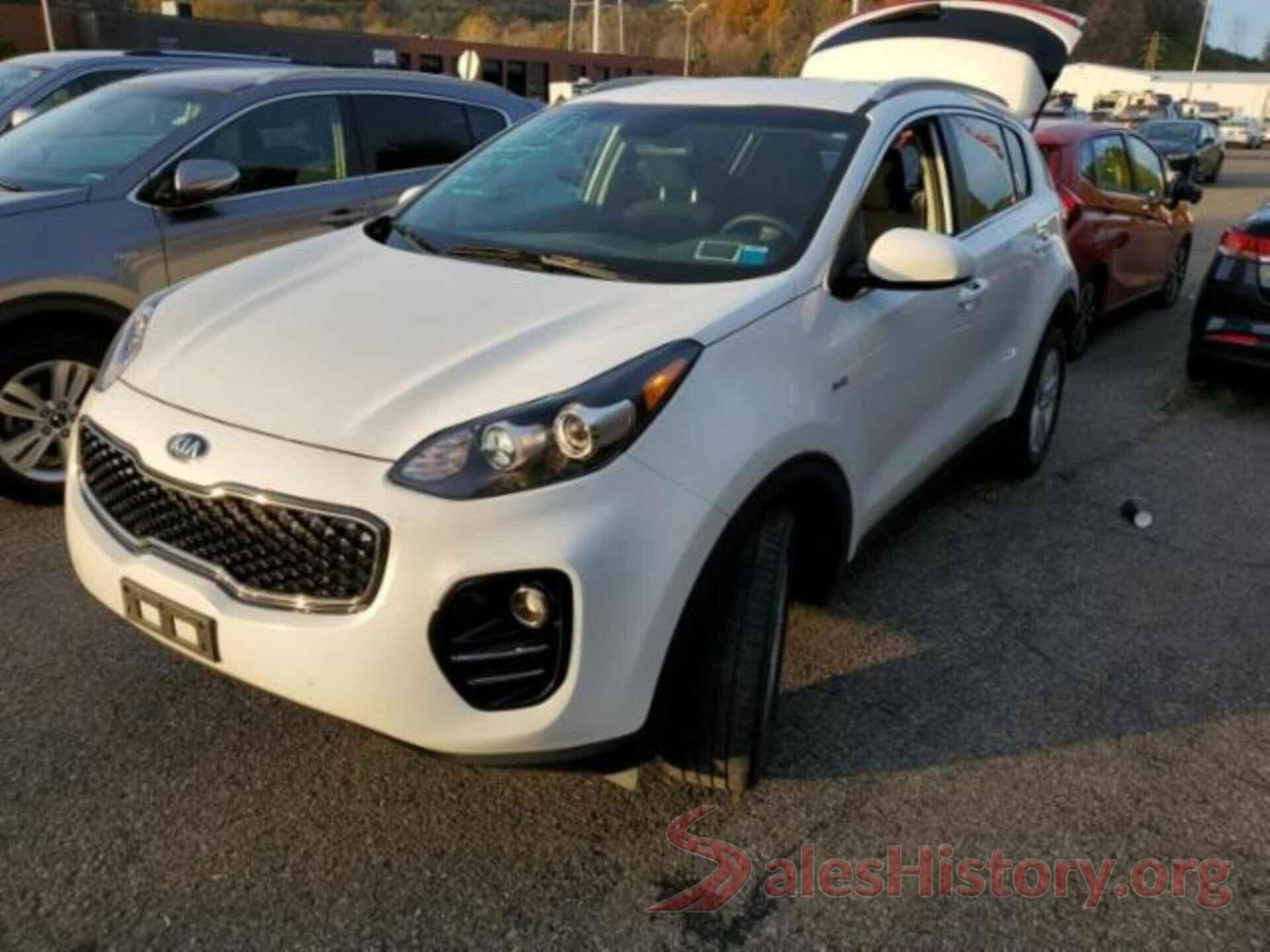 KNDPMCAC2J7395952 2018 KIA SPORTAGE