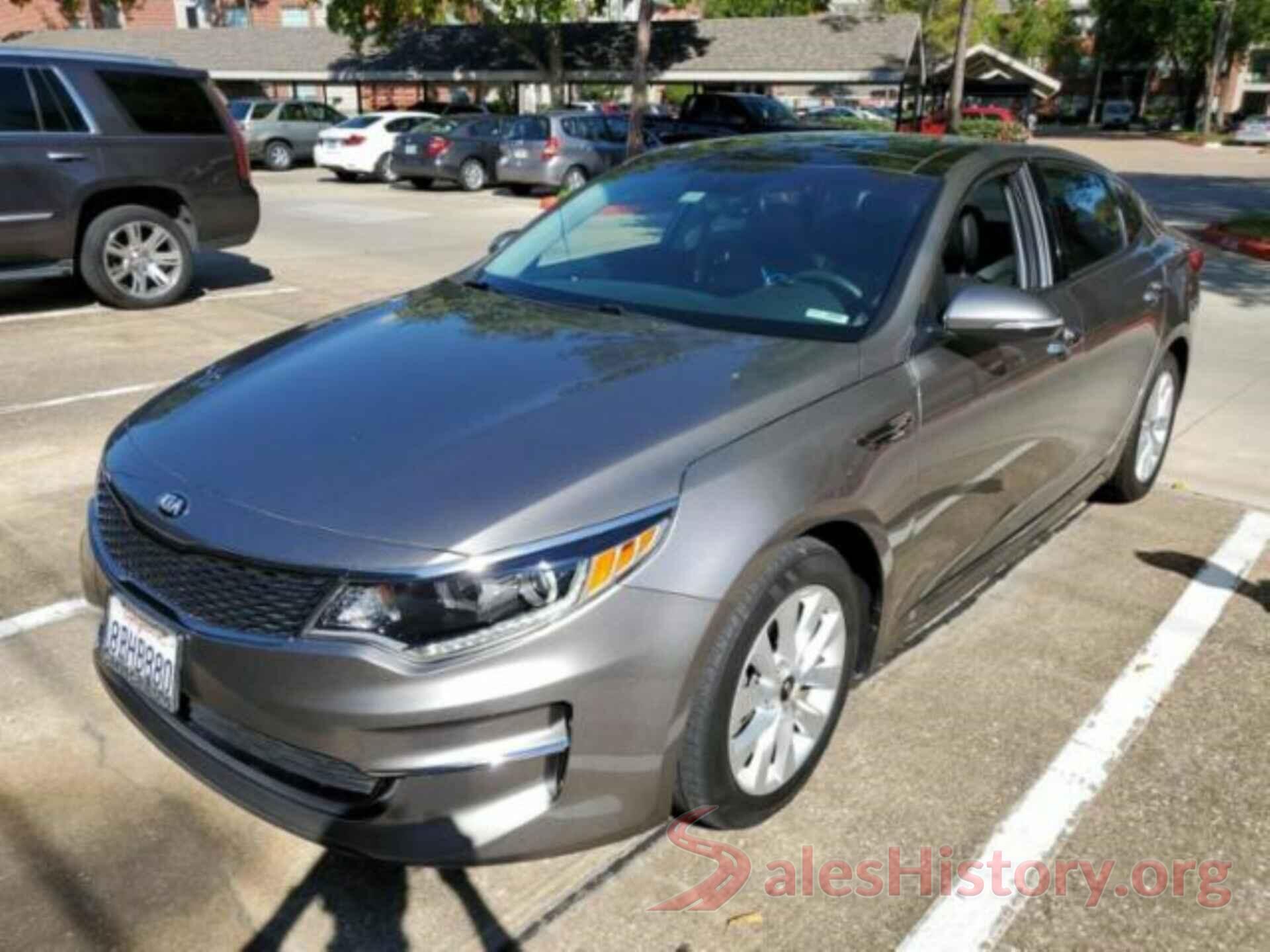 5XXGU4L32JG214732 2018 KIA OPTIMA