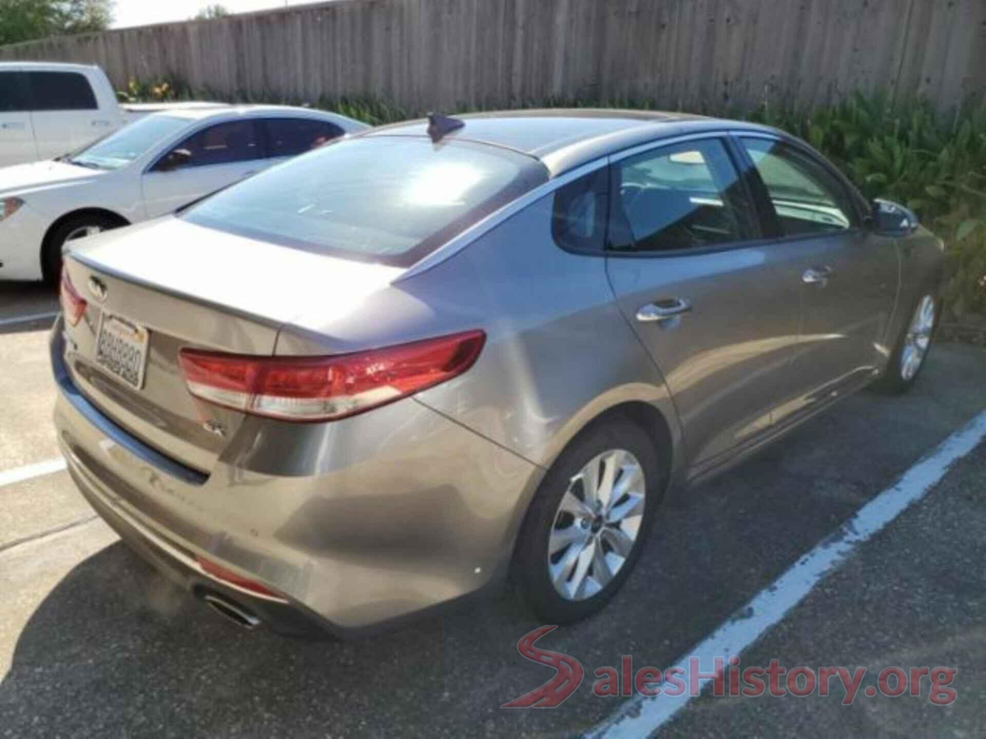 5XXGU4L32JG214732 2018 KIA OPTIMA