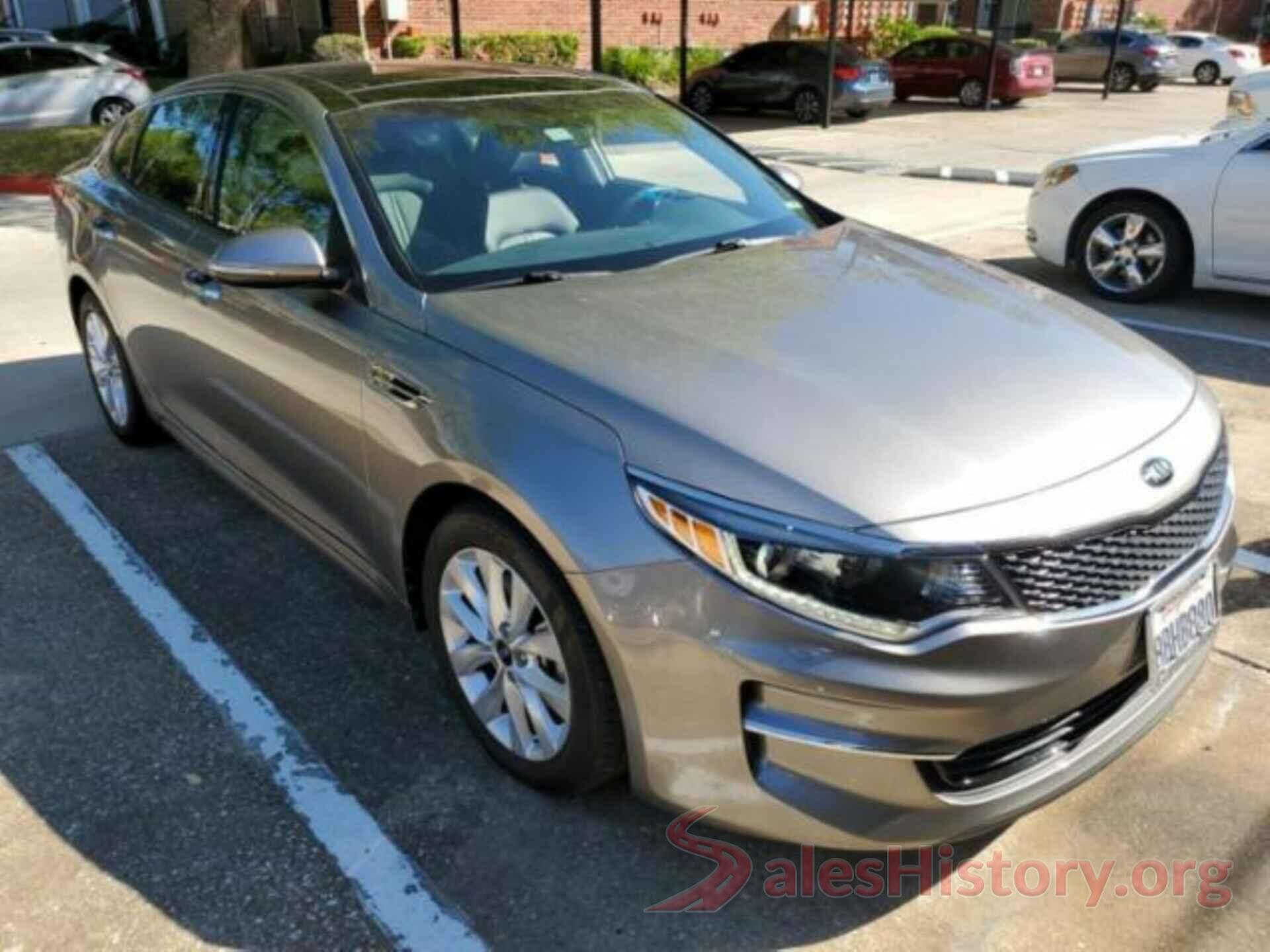 5XXGU4L32JG214732 2018 KIA OPTIMA