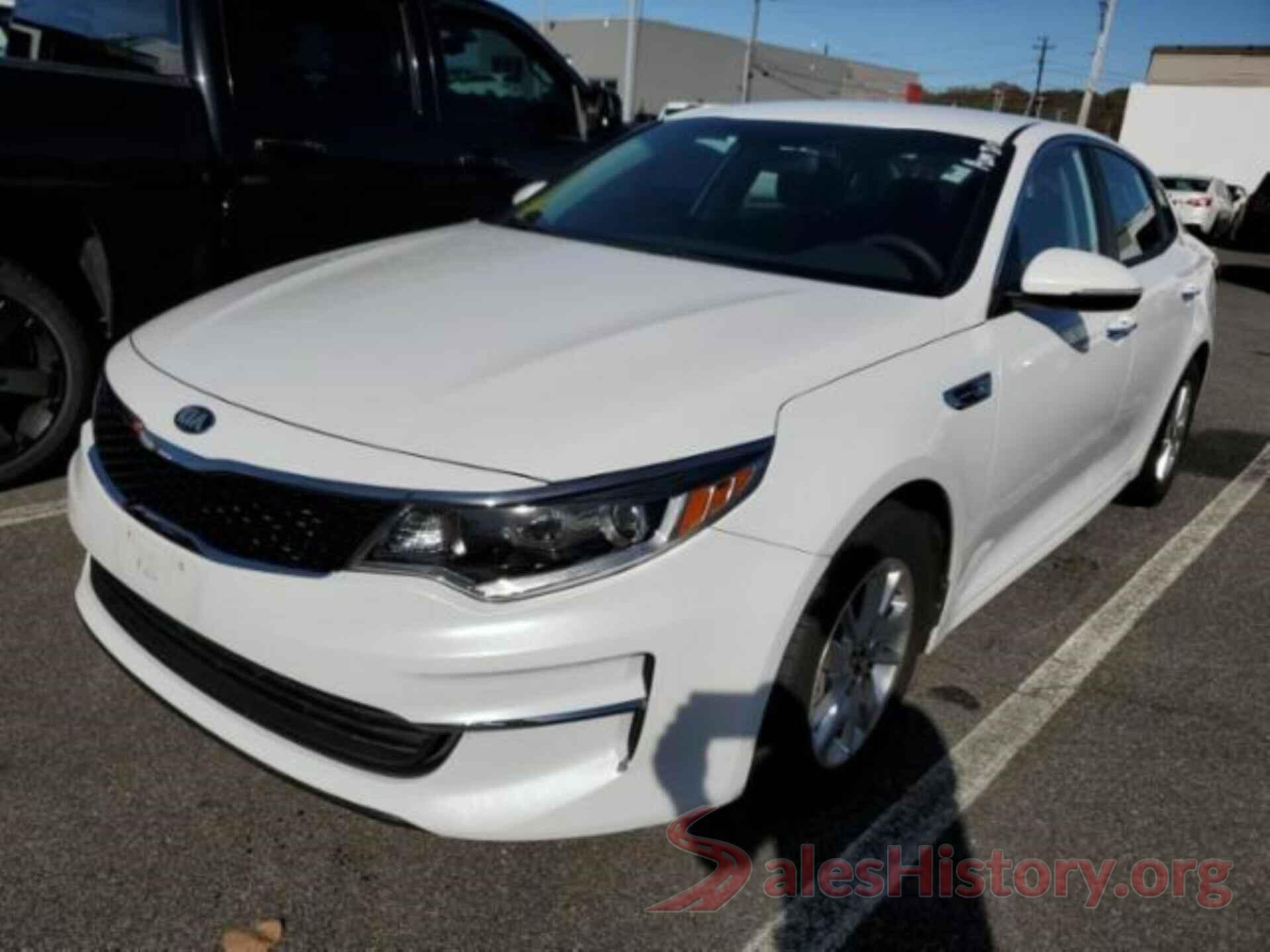 5XXGT4L32JG205886 2018 KIA OPTIMA