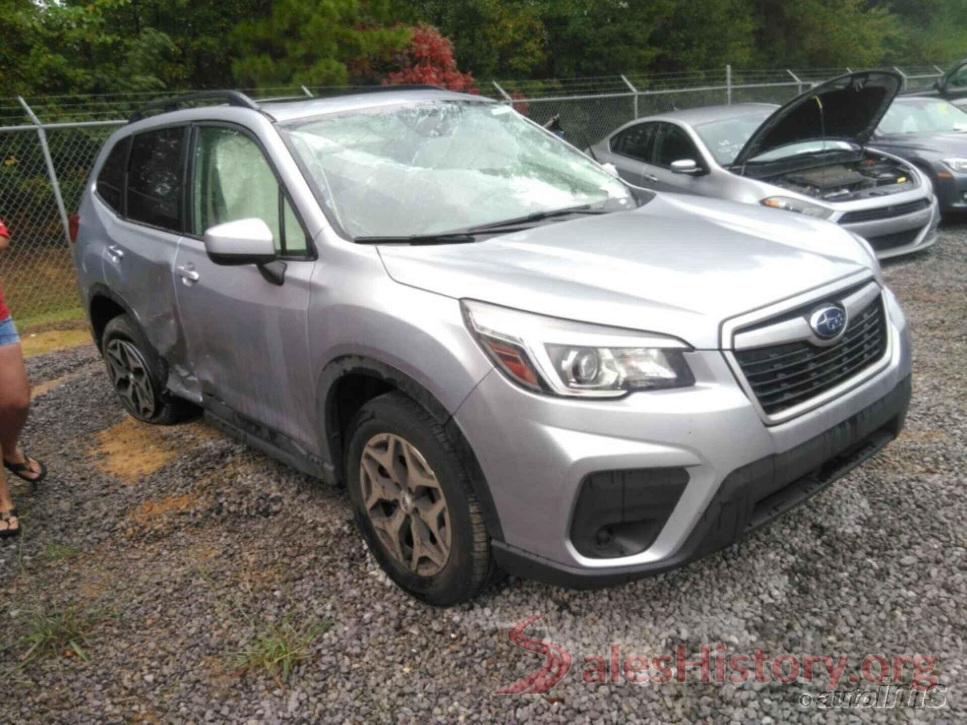 JF2SKAGC6KH565383 2019 SUBARU FORESTER