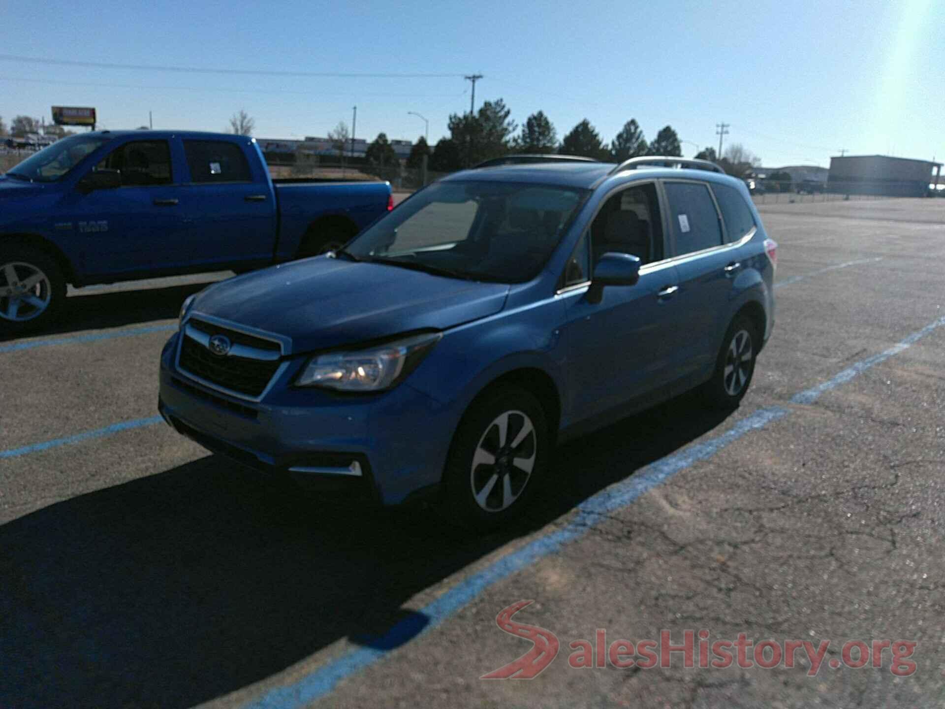 JF2SJAEC0JH513090 2018 SUBARU FORESTER