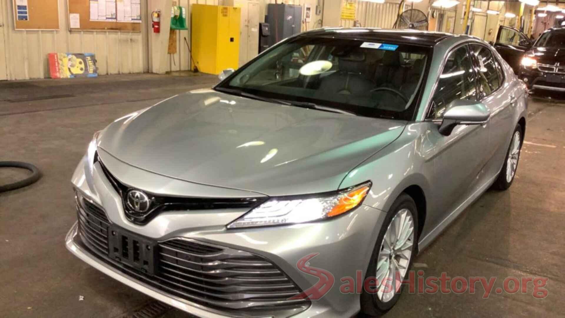 4T1BZ1HK5JU503572 2018 TOYOTA CAMRY