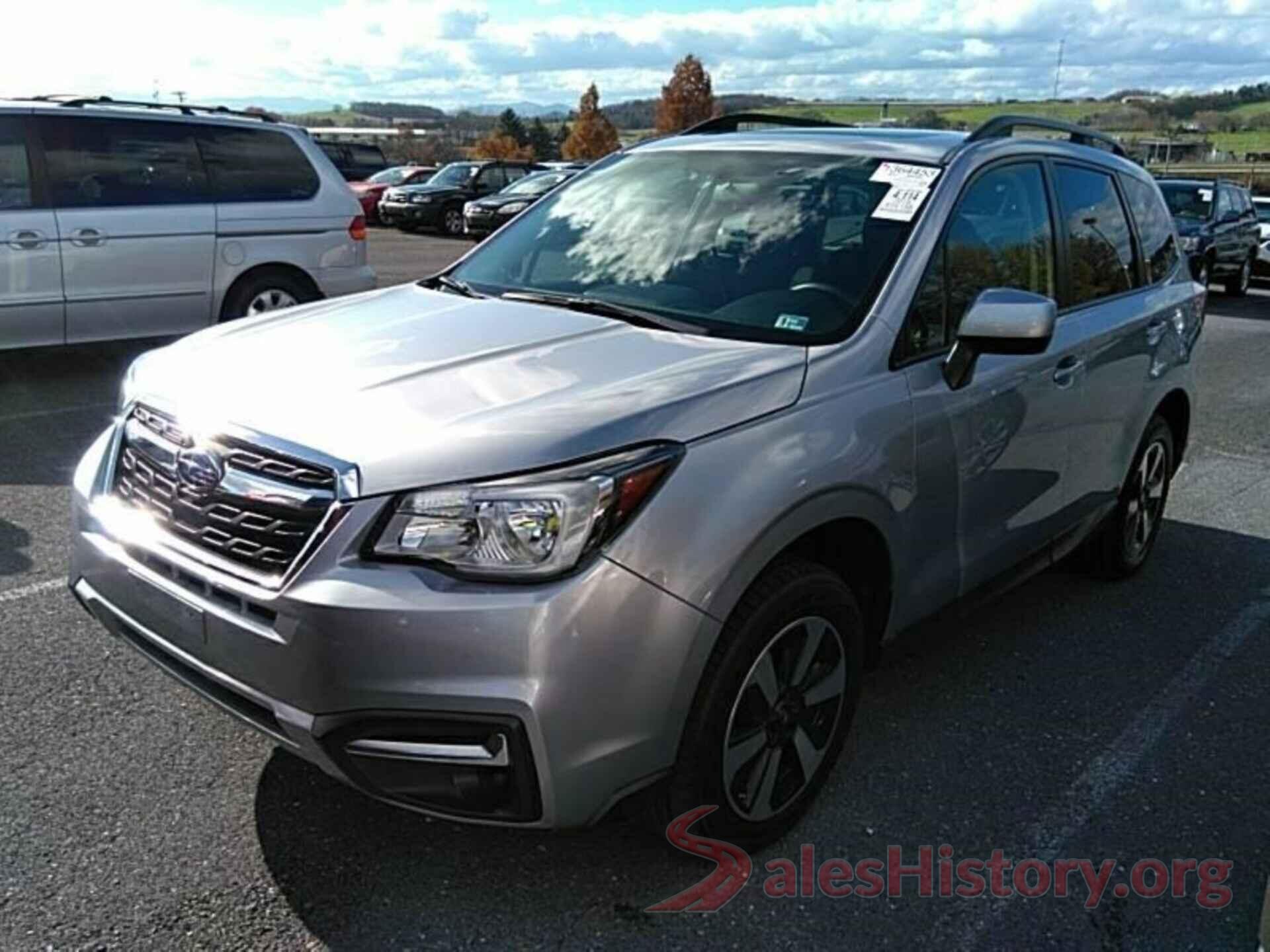 JF2SJAEC3JH512189 2018 SUBARU FORESTER