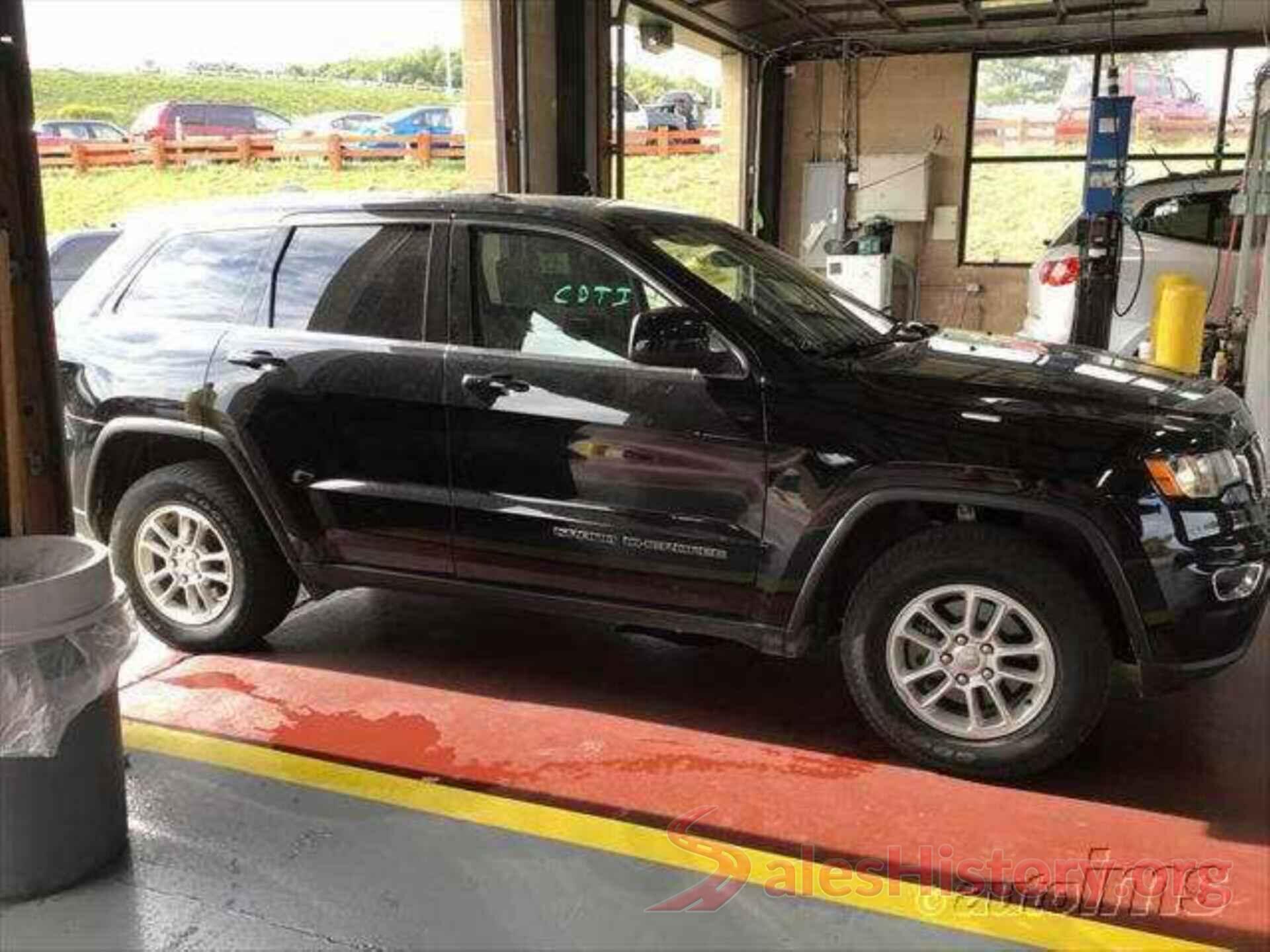 1C4RJFAG2JC393714 2018 JEEP GRAND CHEROKEE