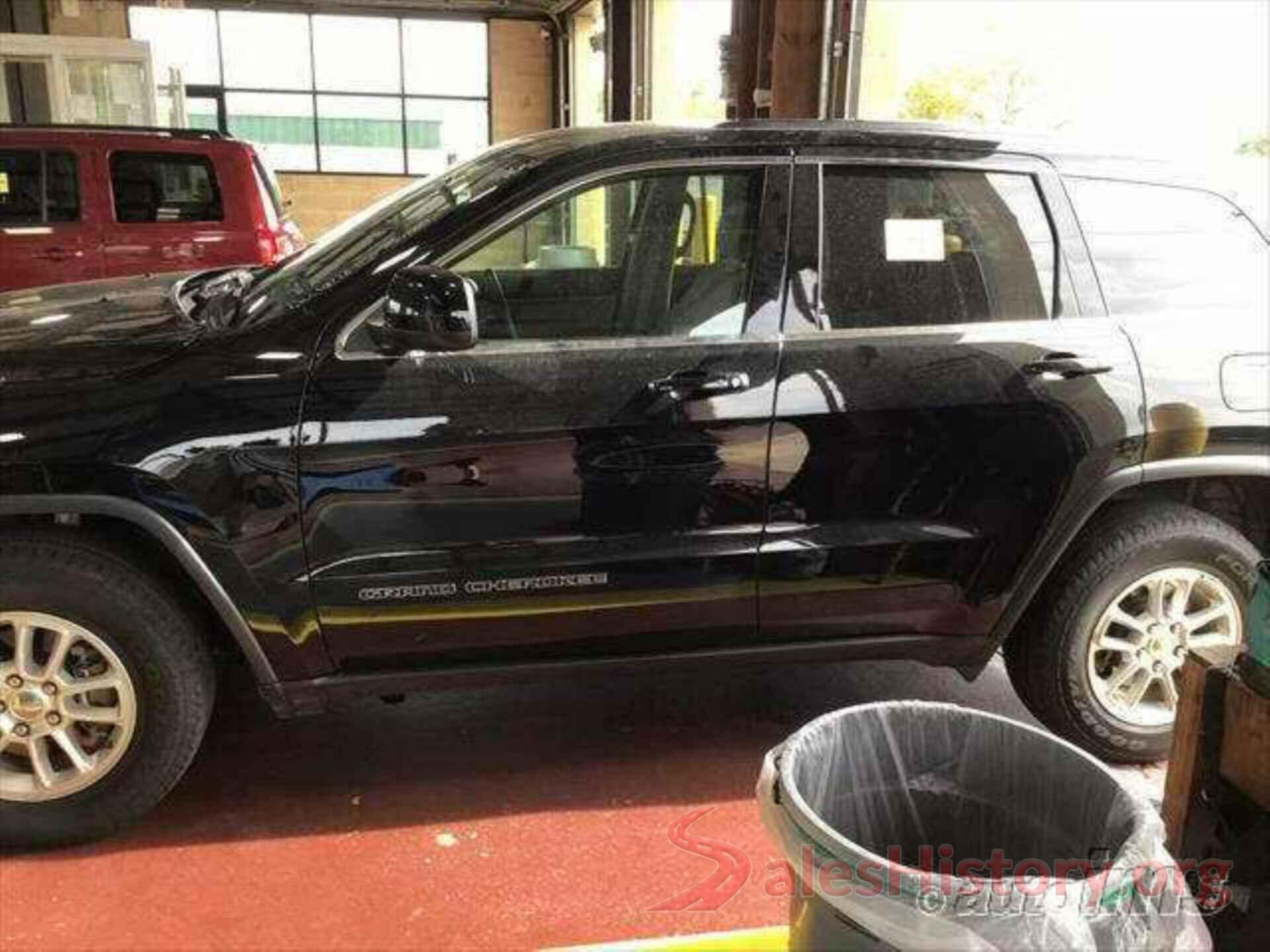 1C4RJFAG2JC393714 2018 JEEP GRAND CHEROKEE