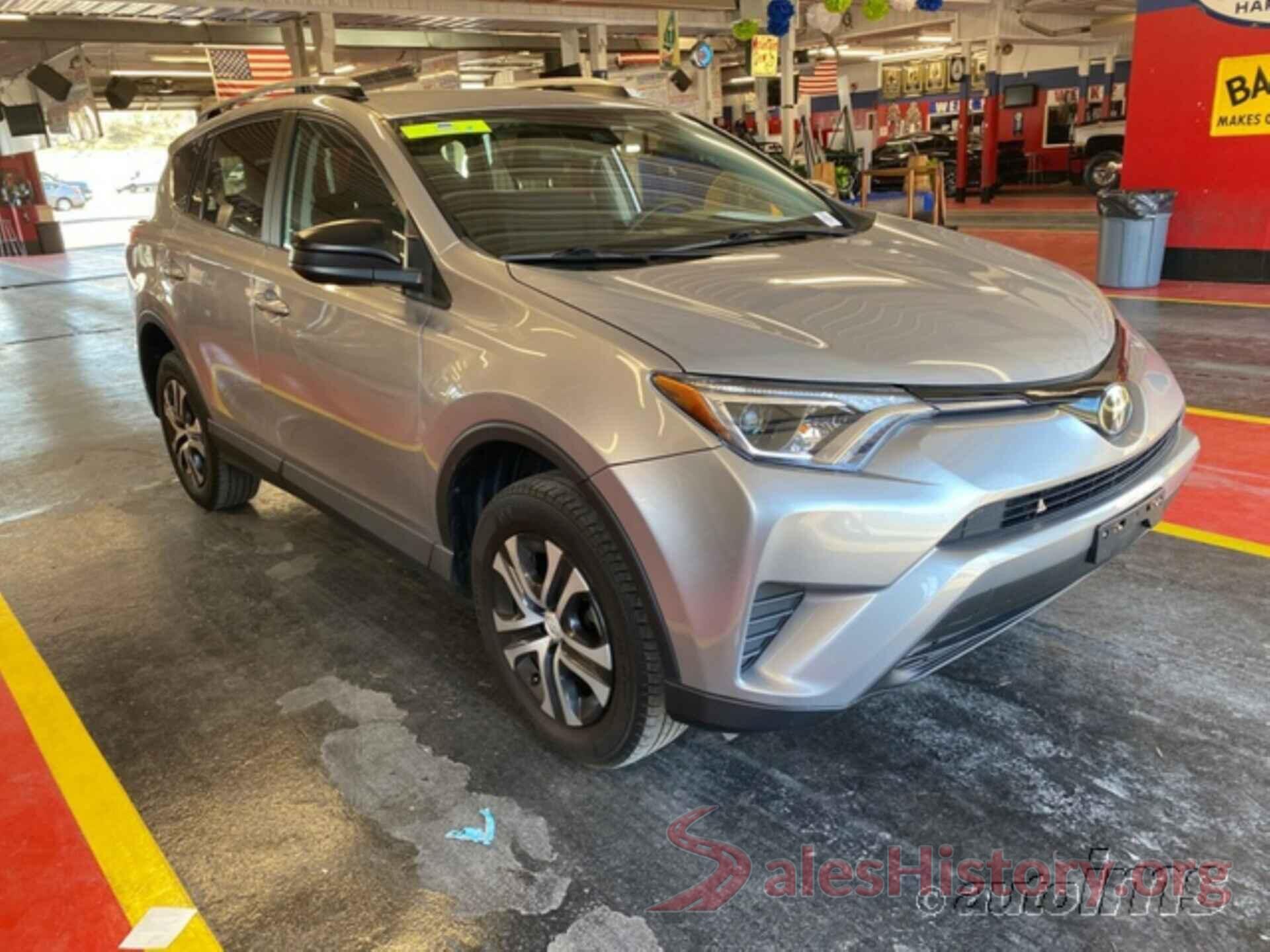 2T3ZFREV4HW338877 2017 TOYOTA RAV4