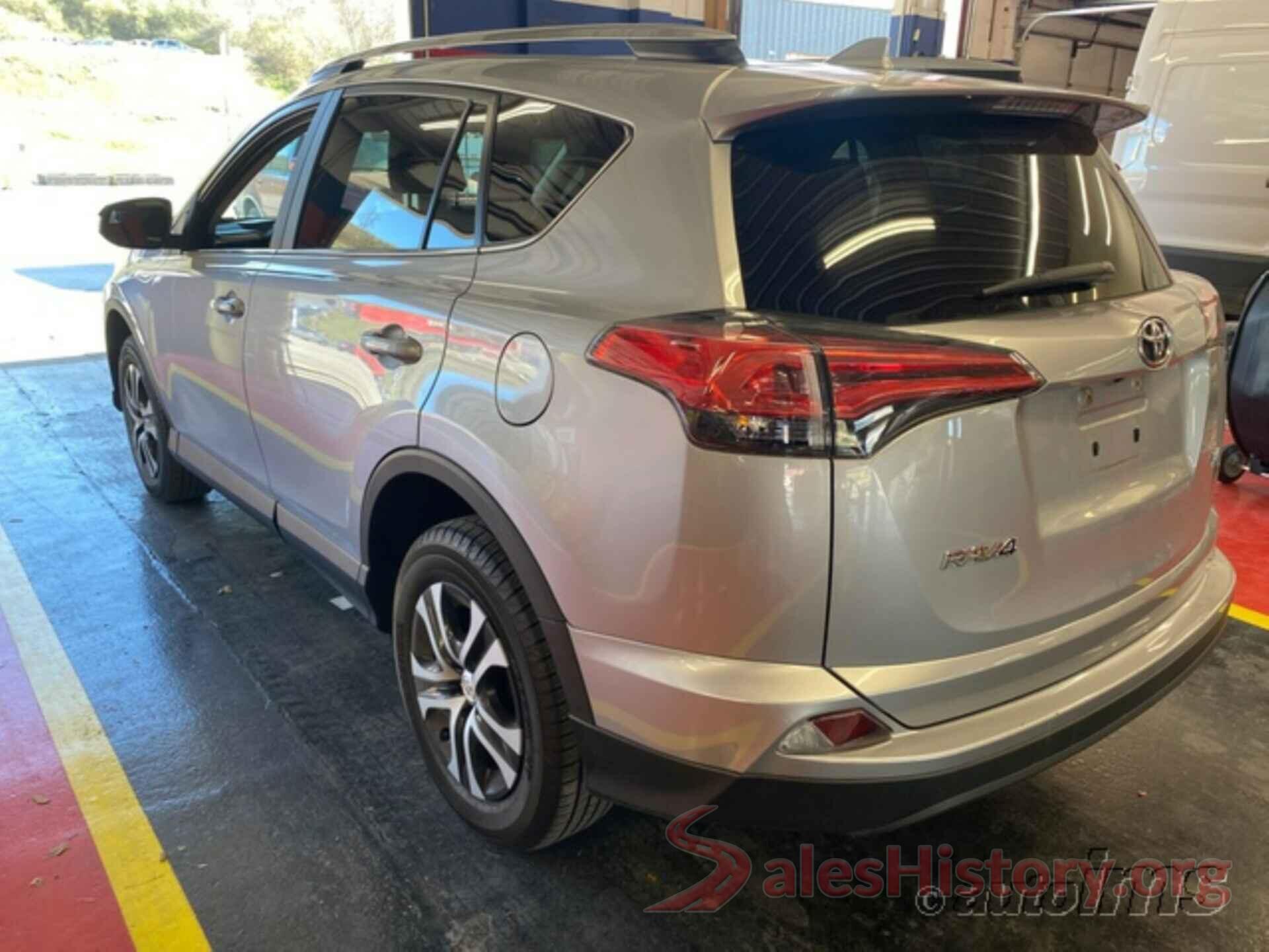 2T3ZFREV4HW338877 2017 TOYOTA RAV4