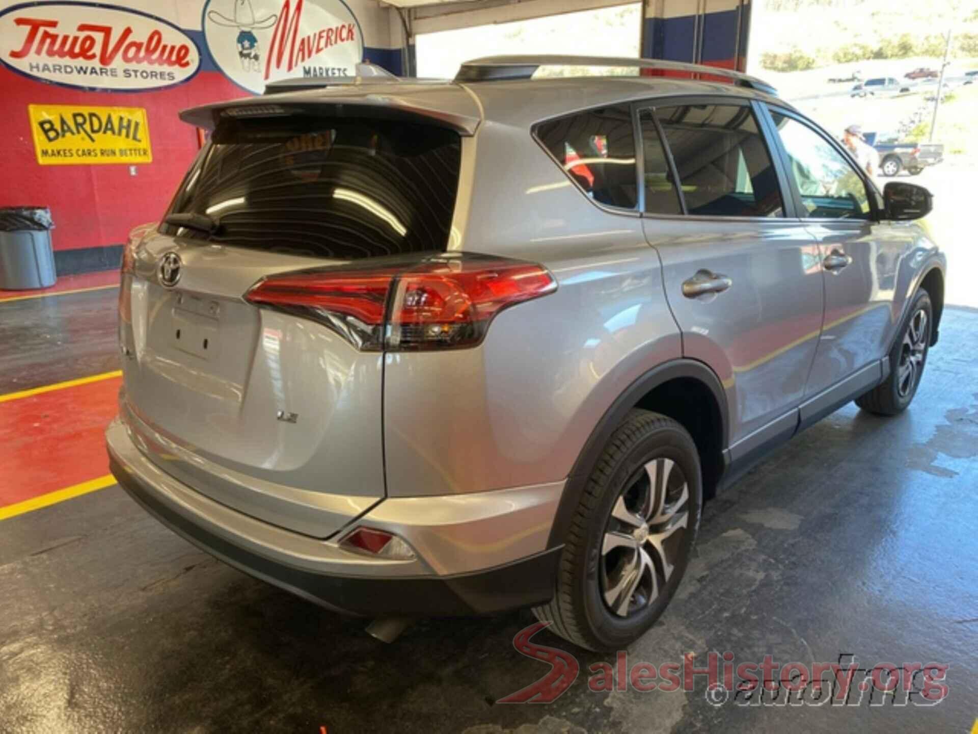 2T3ZFREV4HW338877 2017 TOYOTA RAV4