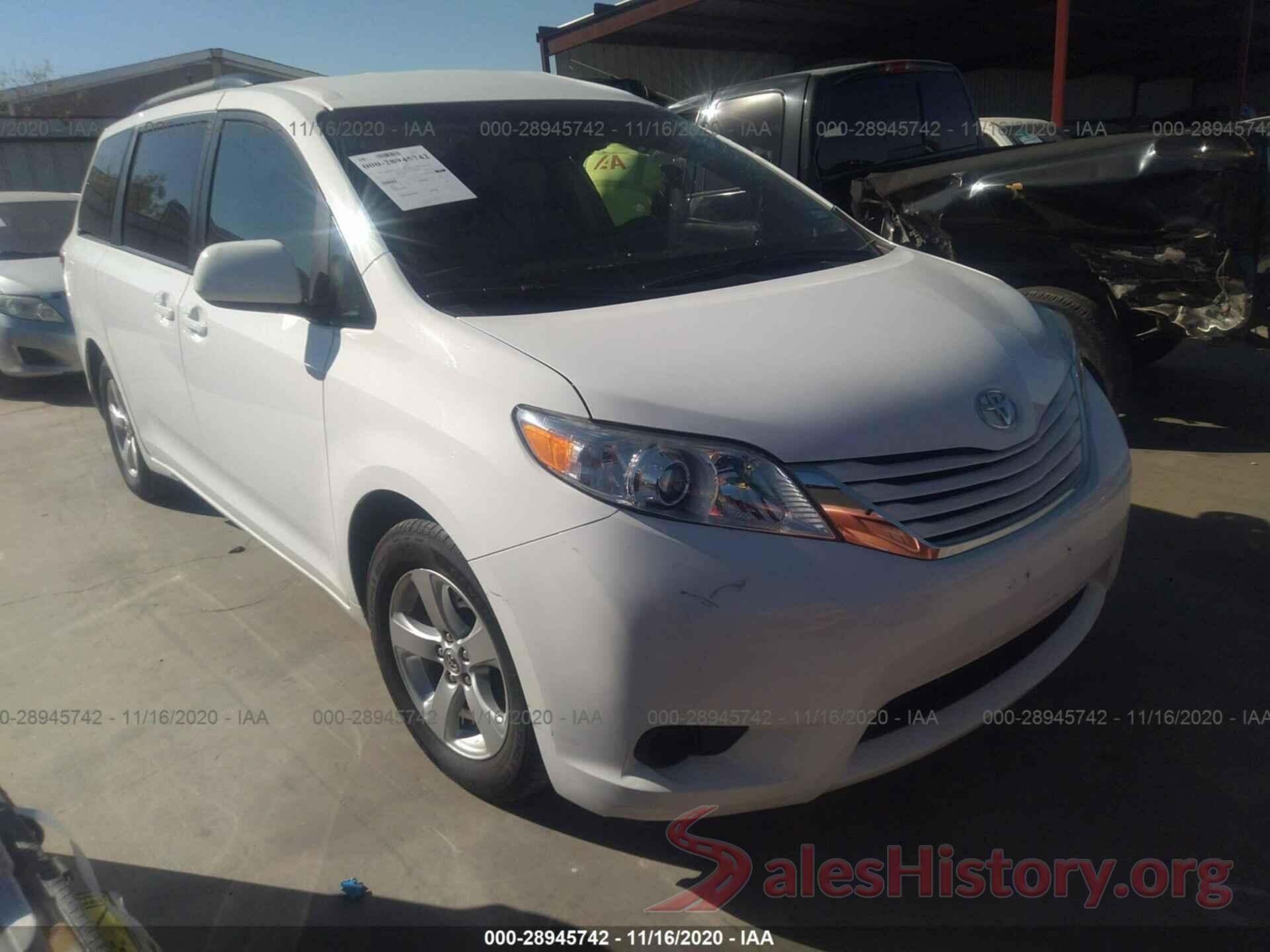 5TDKZ3DC1HS793807 2017 TOYOTA SIENNA