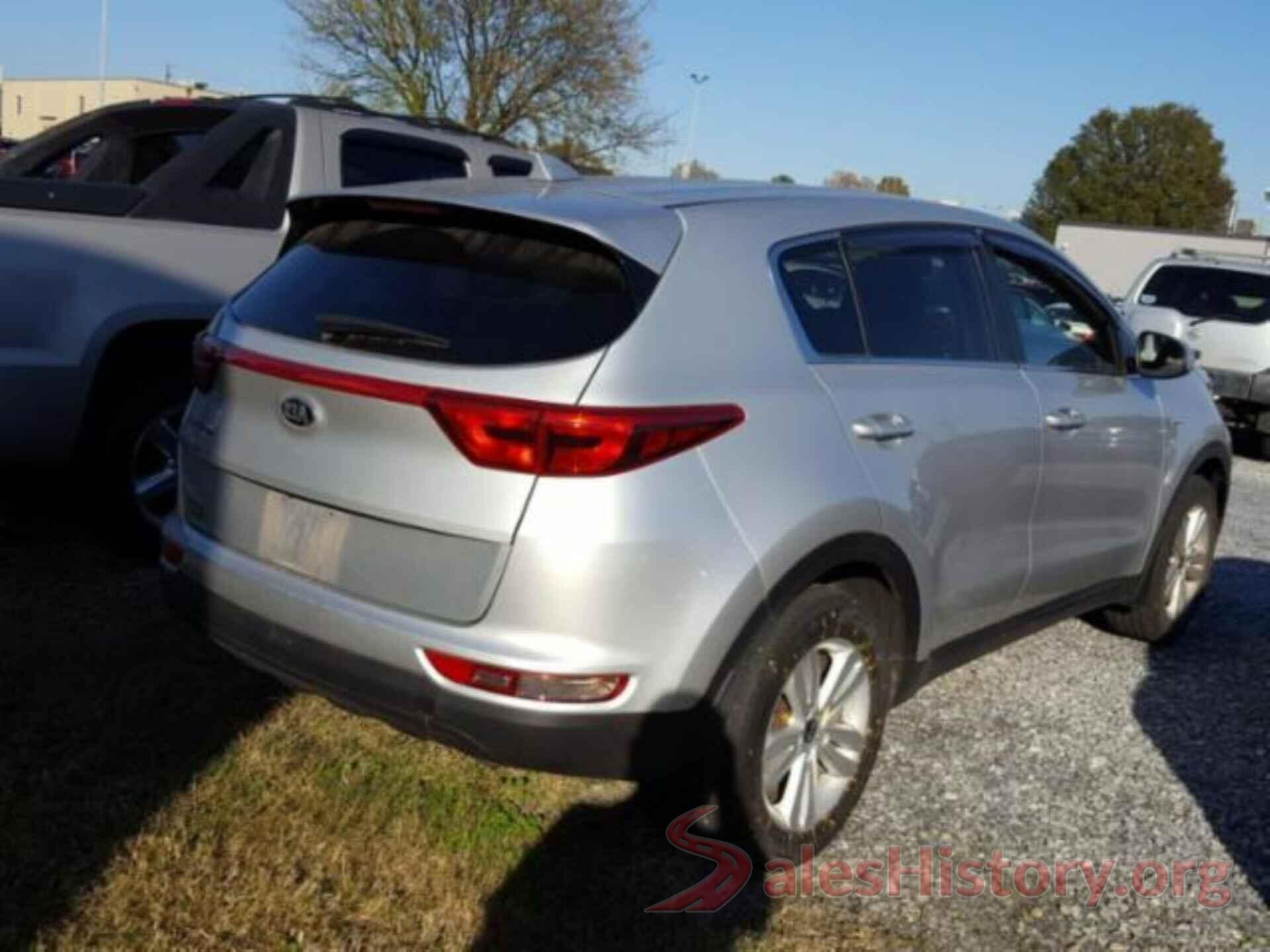 KNDPMCAC3J7368470 2018 KIA SPORTAGE