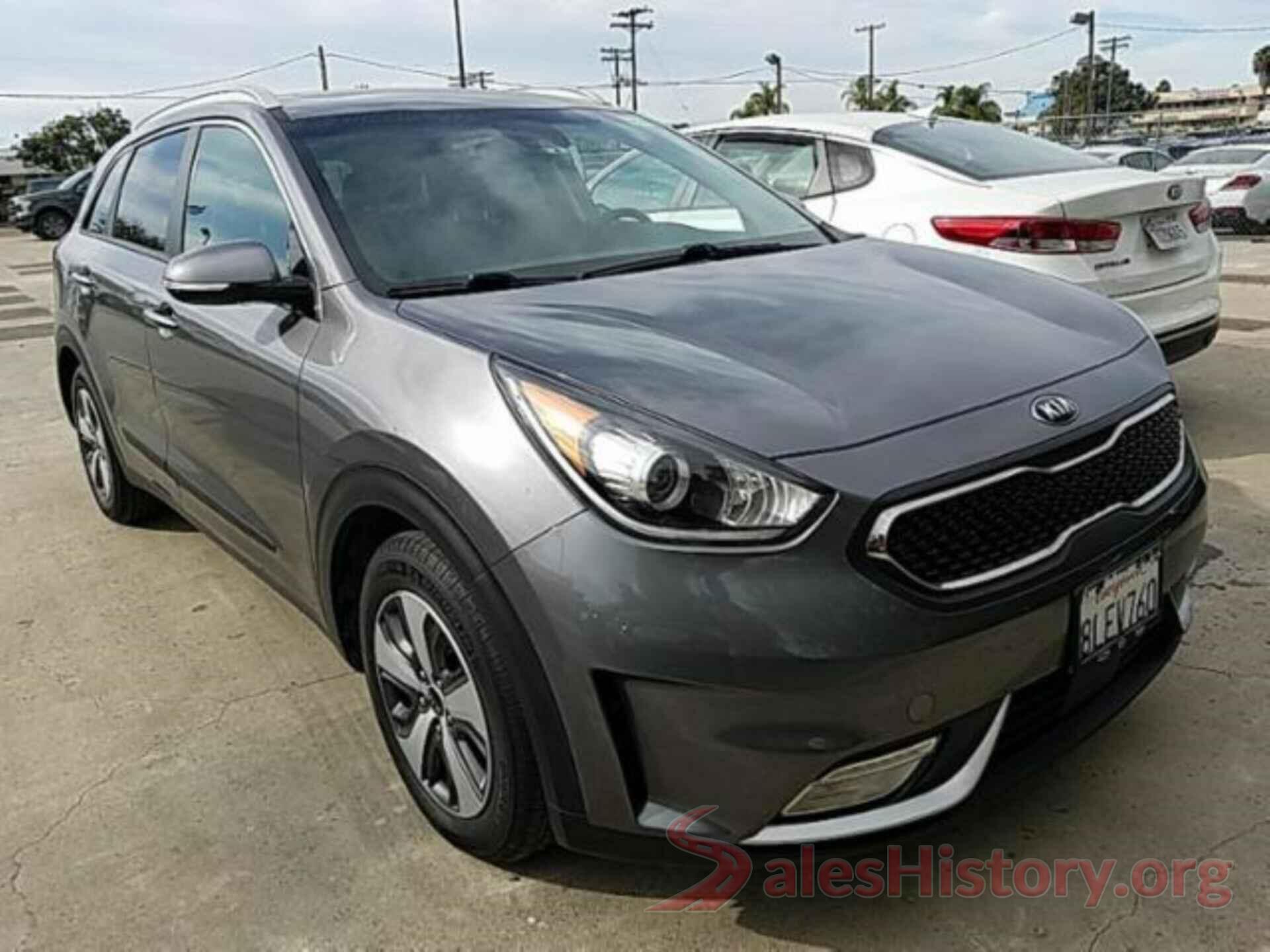 KNDCC3LC6H5100680 2017 KIA NIRO