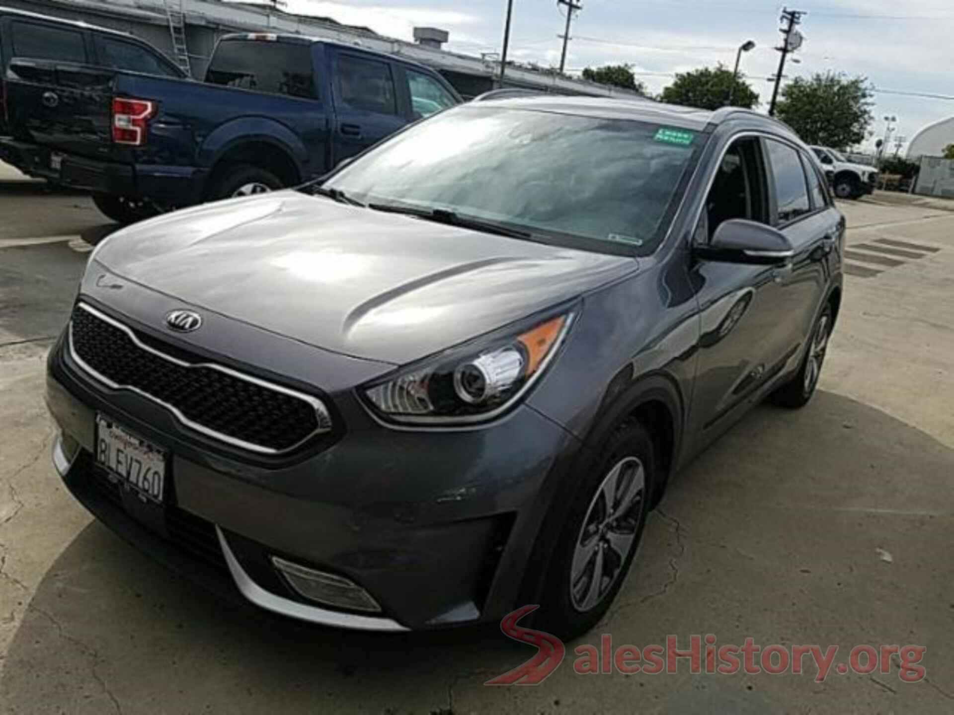 KNDCC3LC6H5100680 2017 KIA NIRO