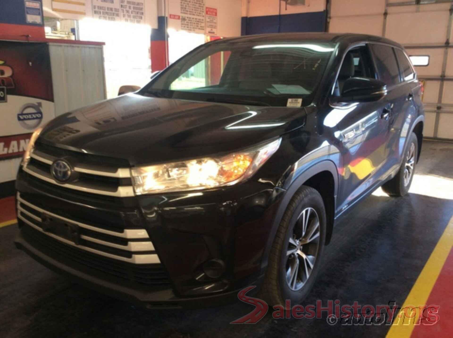 5TDBGRFHXJS038971 2018 TOYOTA HIGHLANDER