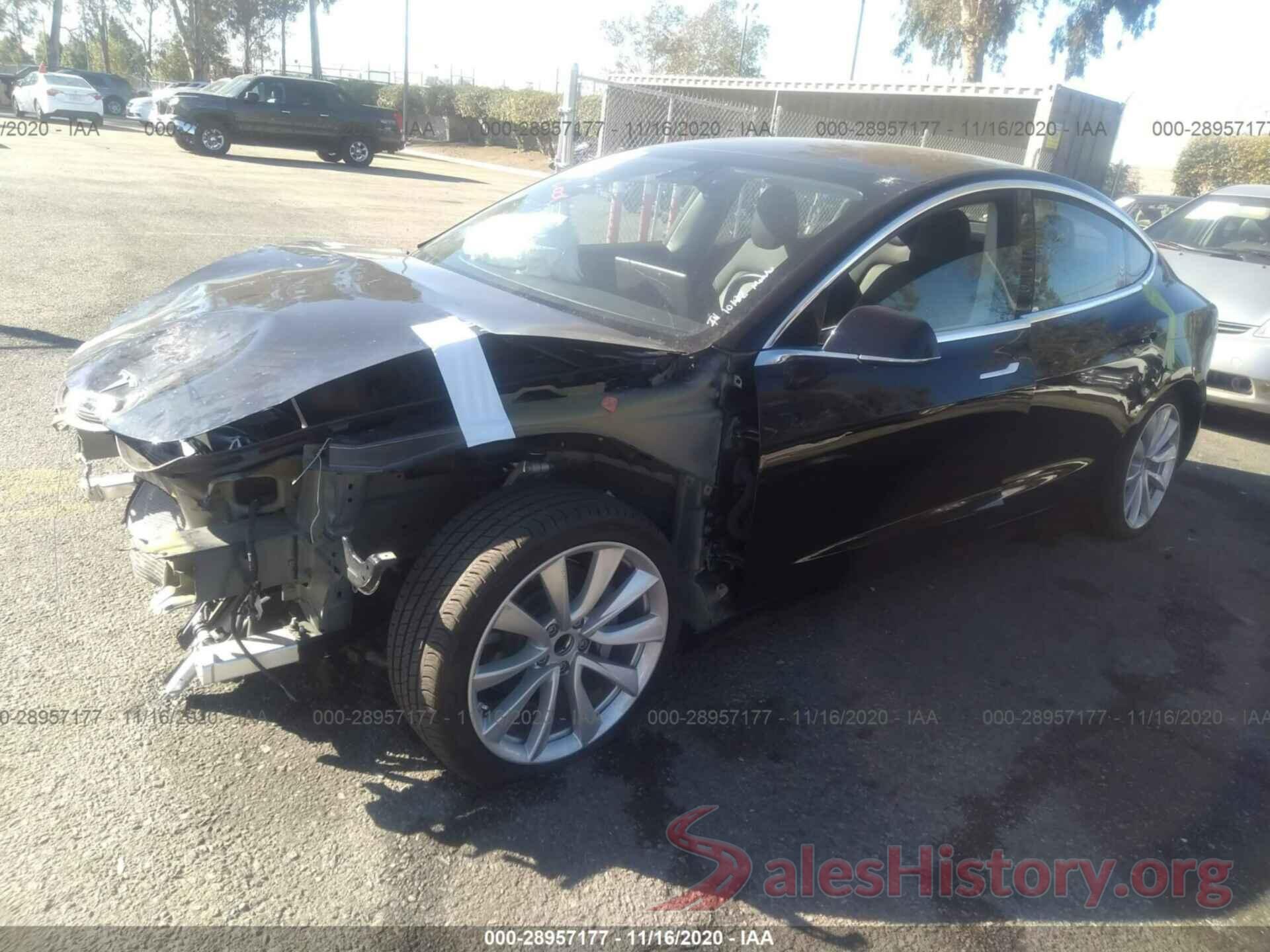 5YJ3E1EAXJF095532 2018 TESLA MODEL 3