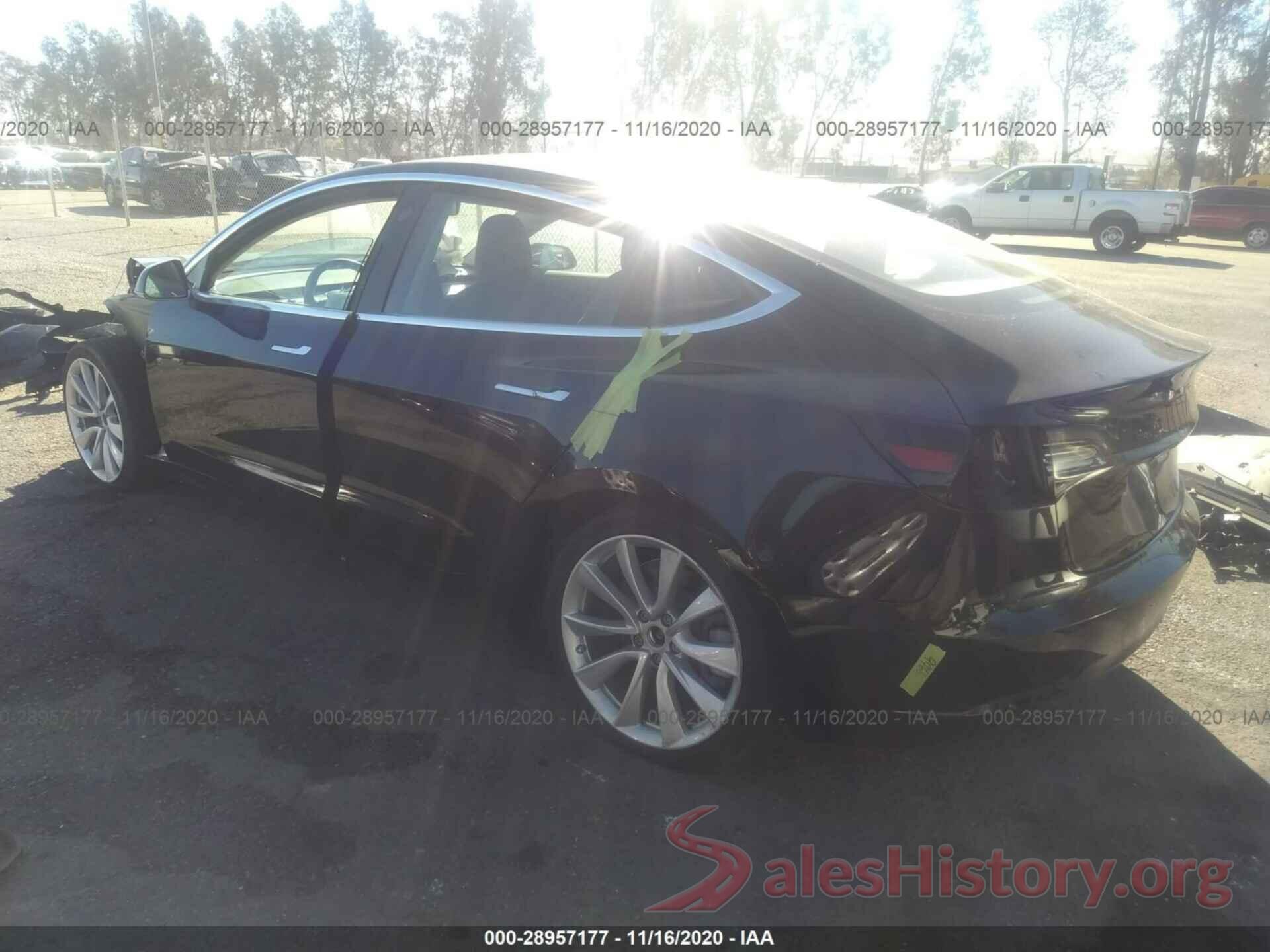 5YJ3E1EAXJF095532 2018 TESLA MODEL 3