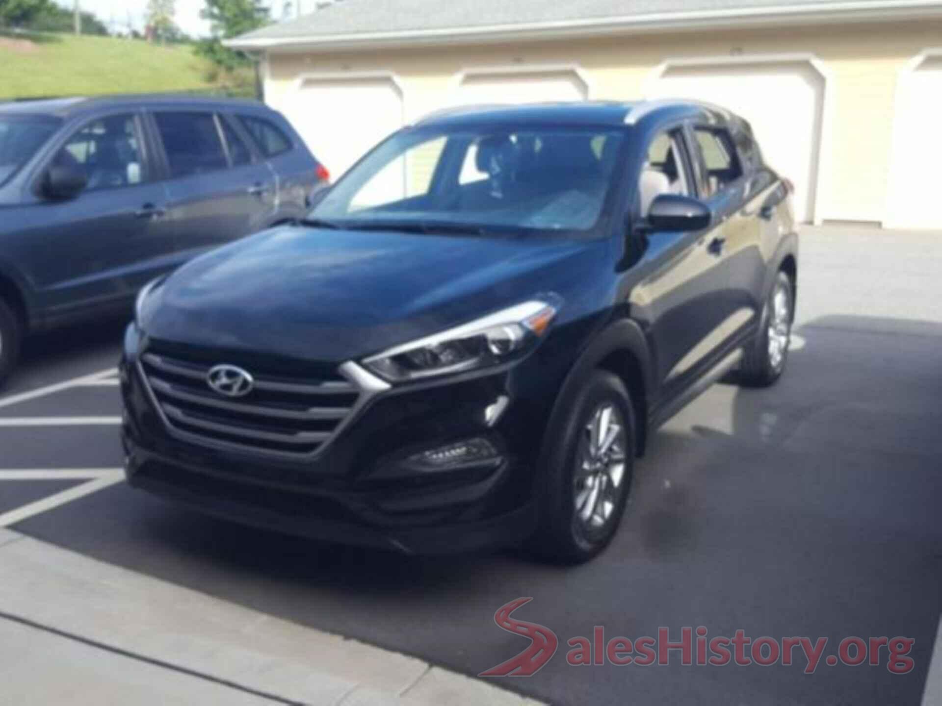 KM8J33A4XHU272151 2017 HYUNDAI TUCSON