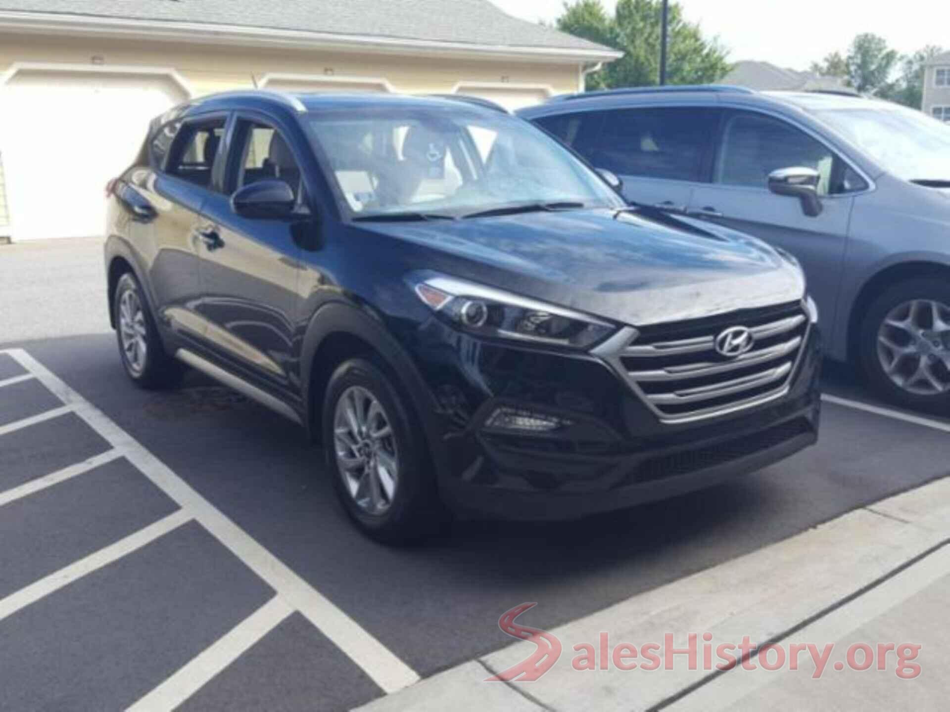 KM8J33A4XHU272151 2017 HYUNDAI TUCSON